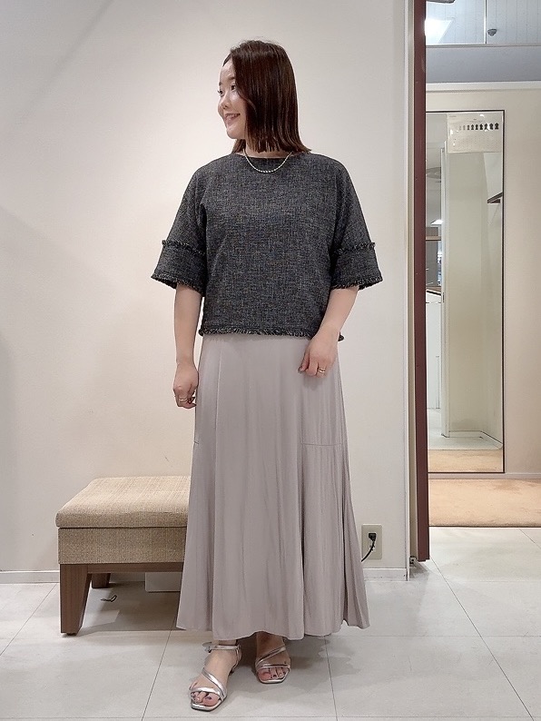 YUIさんの「UNTITLED｜◆ドライミックスツィードブラウス」を使ったコーディネート