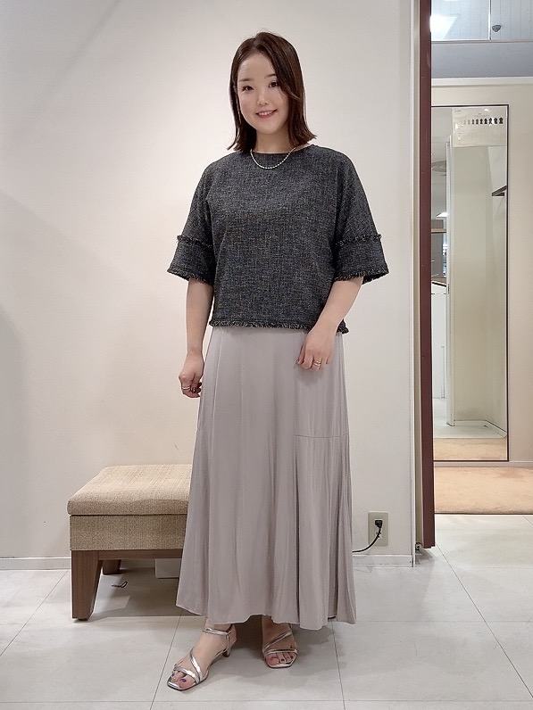 YUIさんの「UNTITLED｜◆ドライミックスツィードブラウス」を使ったコーディネート