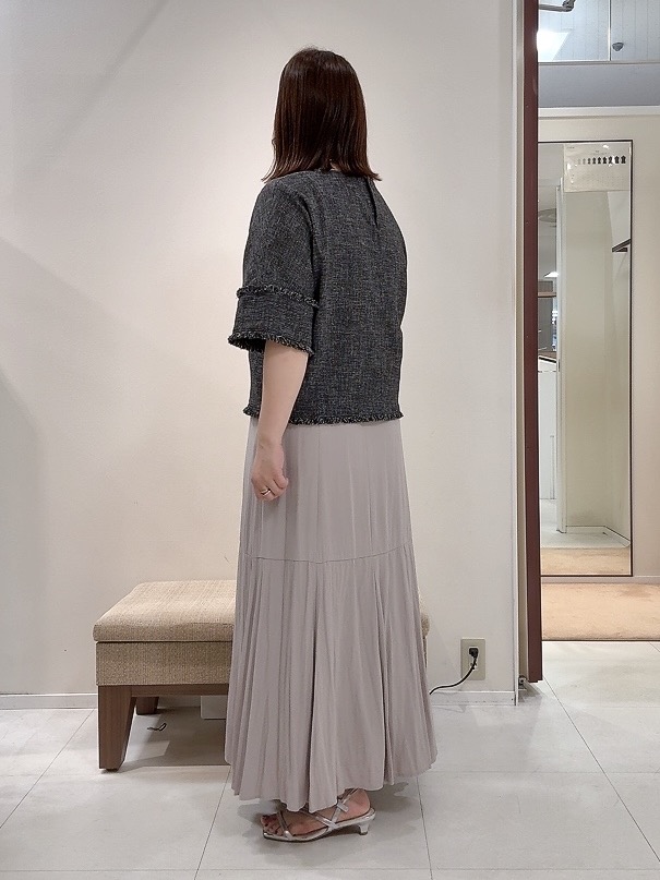 YUIさんの「UNTITLED｜◆ドライミックスツィードブラウス」を使ったコーディネート