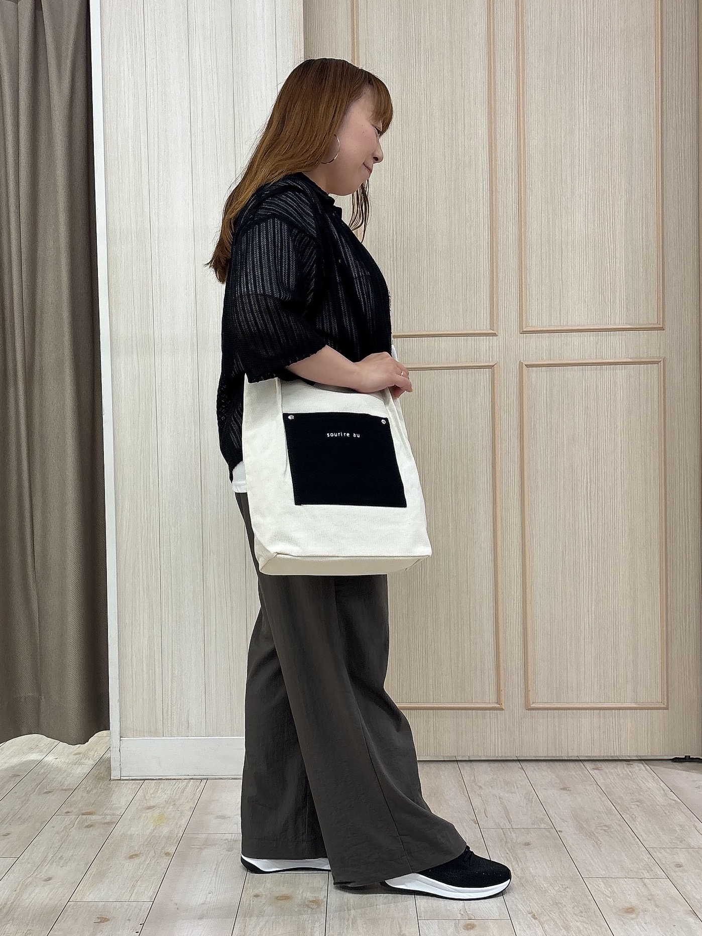 AMI55さんの「SHOO･LA･RUE｜【洗濯機可/S-LL】軽やかで涼しげな 透かしレース風前開きシャツ」を使ったコーディネート