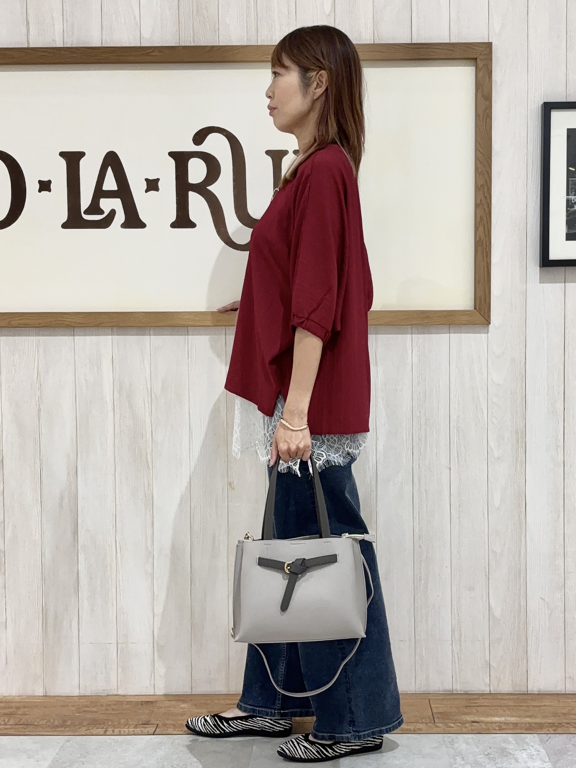 みきぽんさんの「SHOO･LA･RUE｜【インせず着られる/洗濯後しわになりにくい】しぼしぼドルマンブラウス」を使ったコーディネート