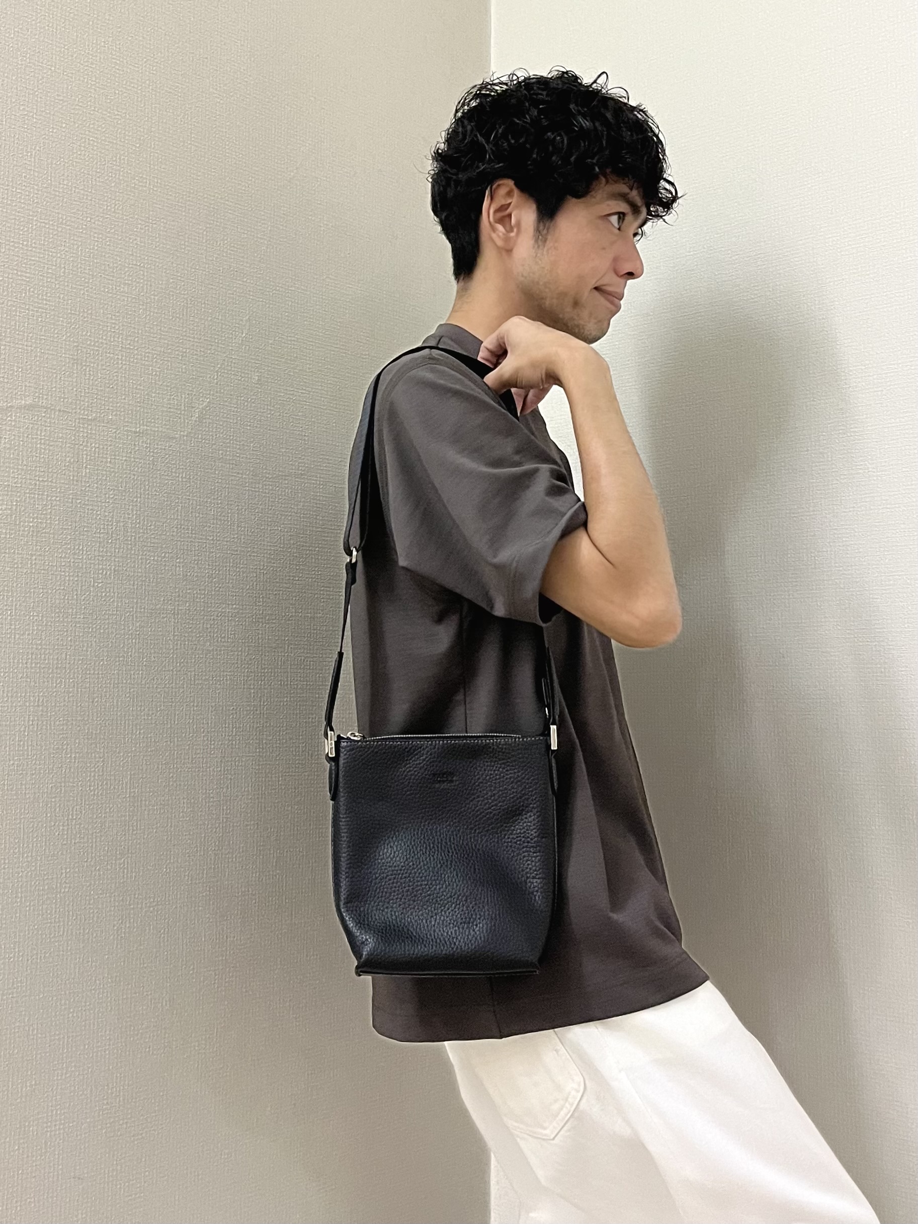 URAさんの「TAKEO KIKUCHI｜リネン ライク ポンチ プルオーバー」を使ったコーディネート