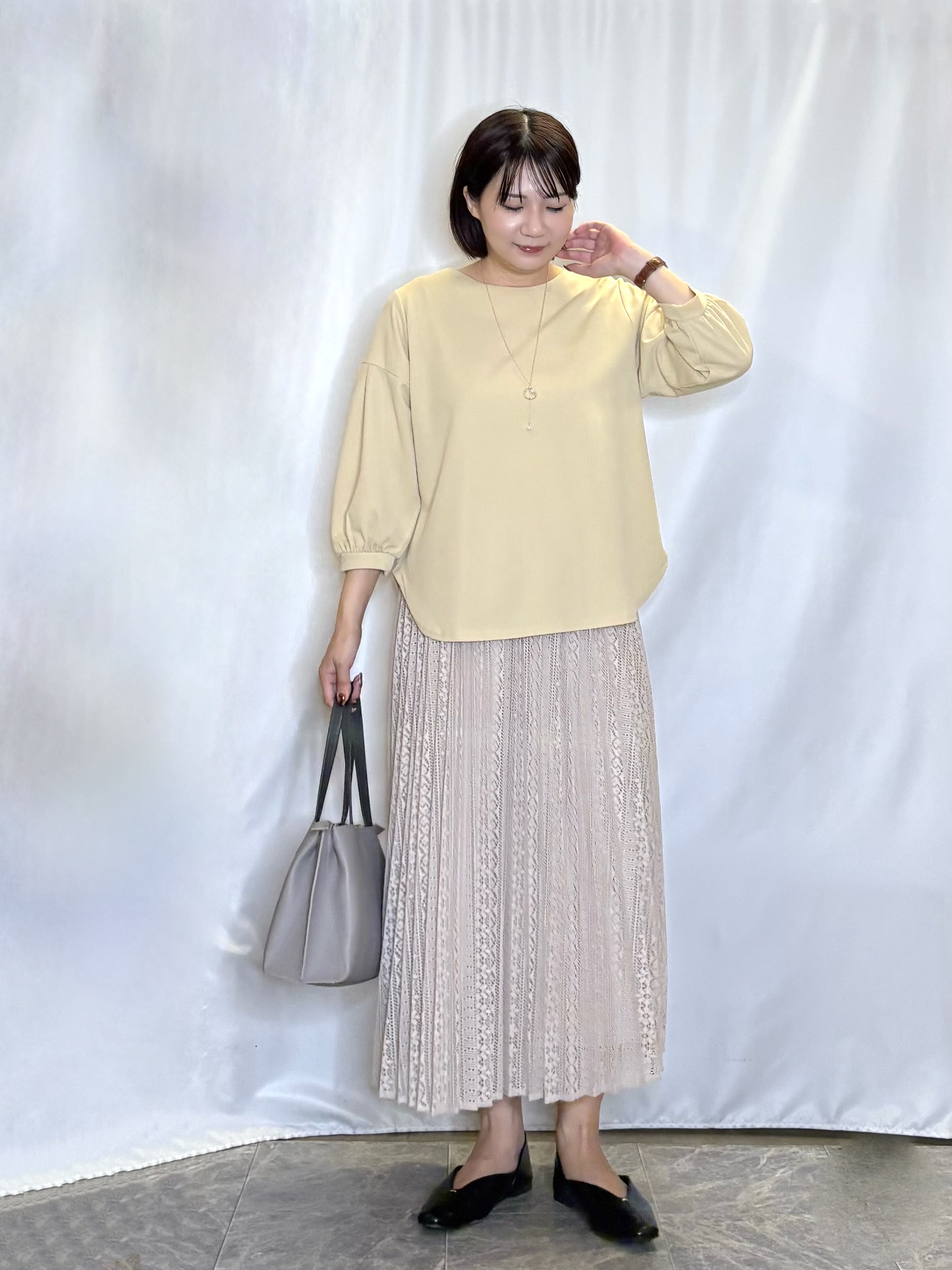 ネリさんの「SHOO･LA･RUE｜【着丈選べる/2点セット】ネックレス付き やわらか8分袖ブラウス」を使ったコーディネート