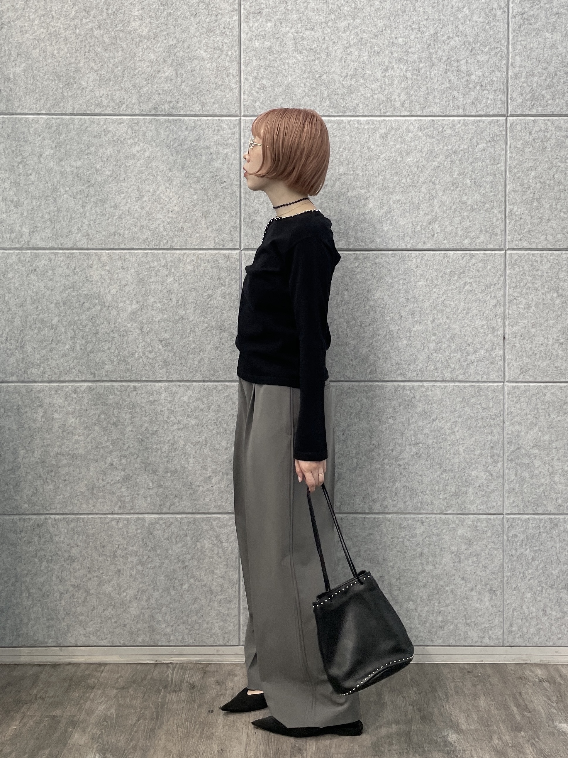 mikuさんの「INDIVI｜Comfy Slacks｜イージーストレートワイドパンツ【LIVE紹介／上枝みどりさん着用／セットア」を使ったコーディネート