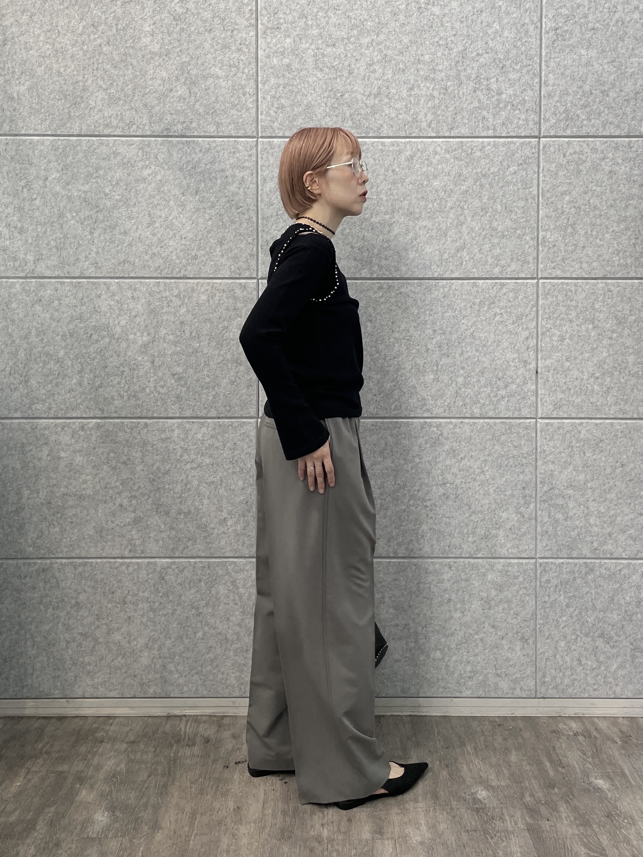 mikuさんの「INDIVI｜Comfy Slacks｜イージーストレートワイドパンツ【LIVE紹介／上枝みどりさん着用／セットア」を使ったコーディネート