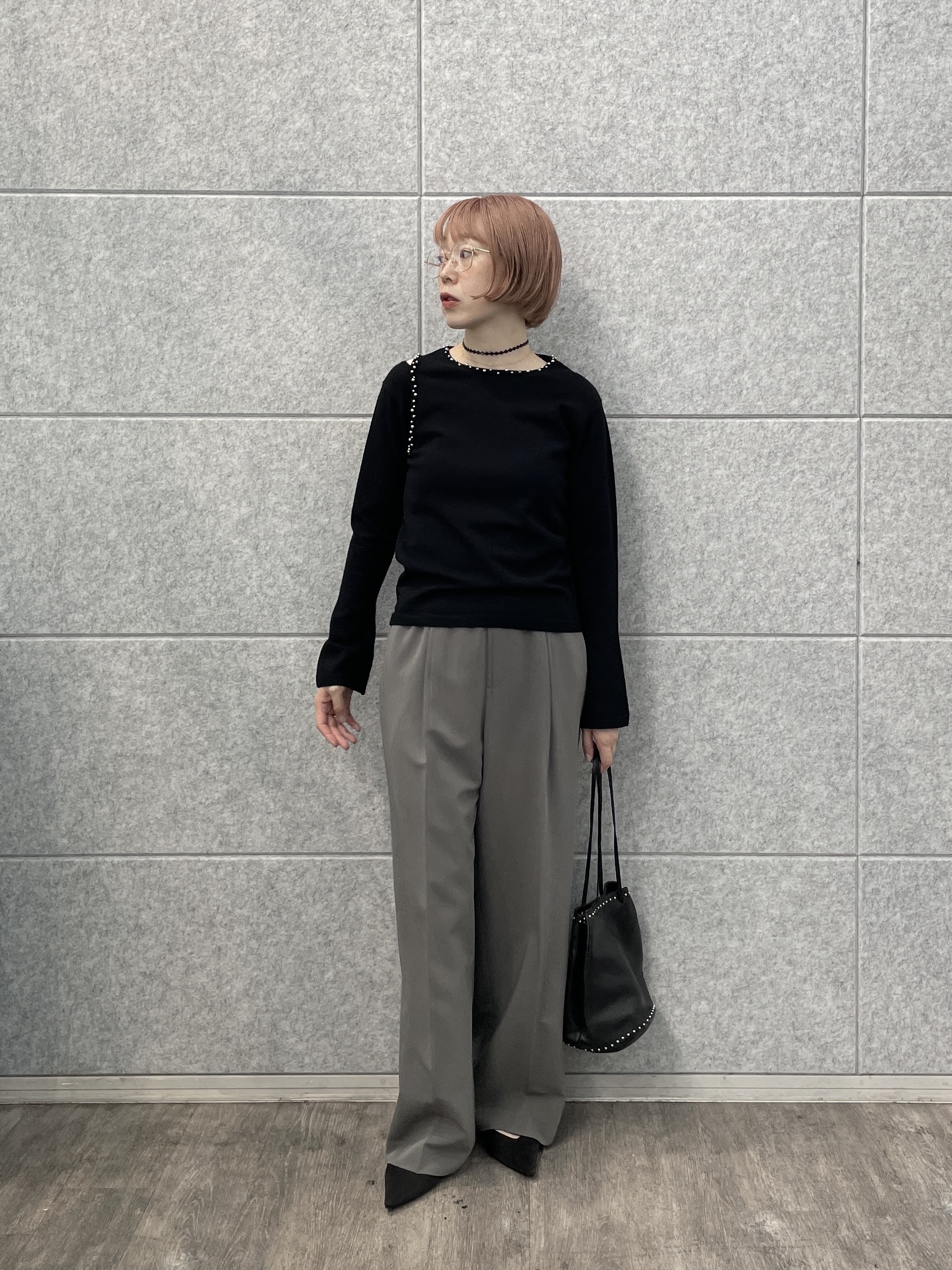 mikuさんの「INDIVI｜Comfy Slacks｜イージーストレートワイドパンツ【LIVE紹介／上枝みどりさん着用／セットア」を使ったコーディネート