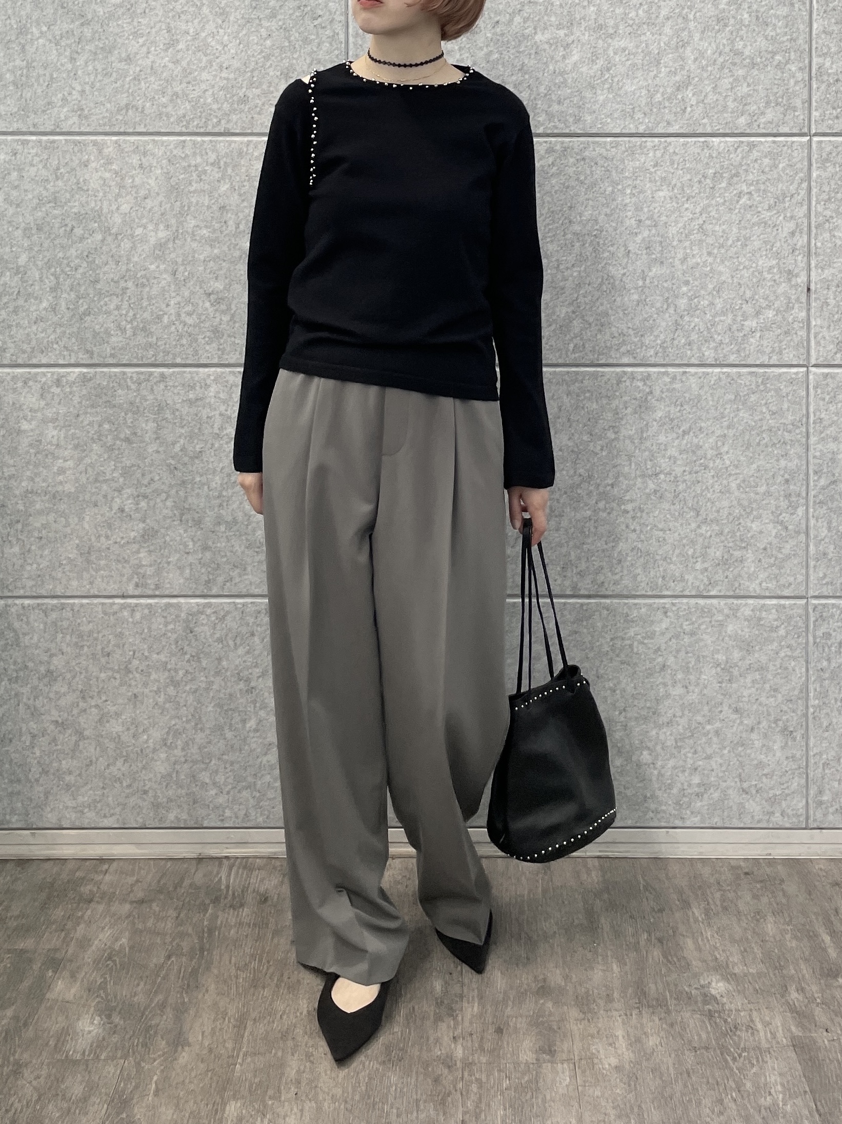 mikuさんの「INDIVI｜Comfy Slacks｜イージーストレートワイドパンツ【LIVE紹介／上枝みどりさん着用／セットア」を使ったコーディネート