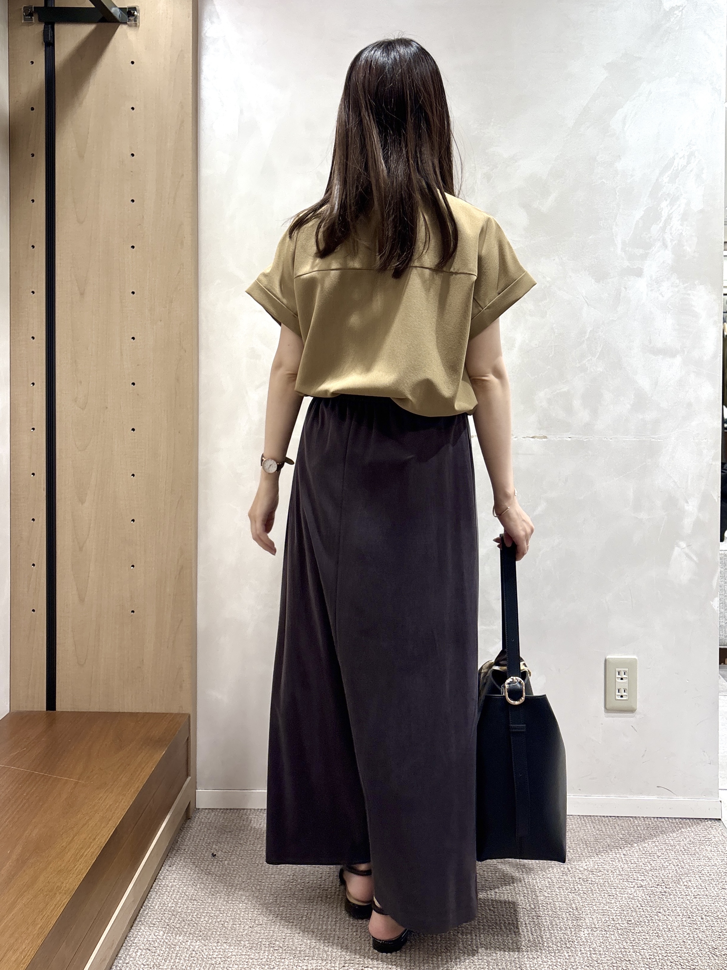 asamiさんの「UNTITLED｜【残暑も快適/セットアップ可/接触冷感】エアリークールブラウス」を使ったコーディネート