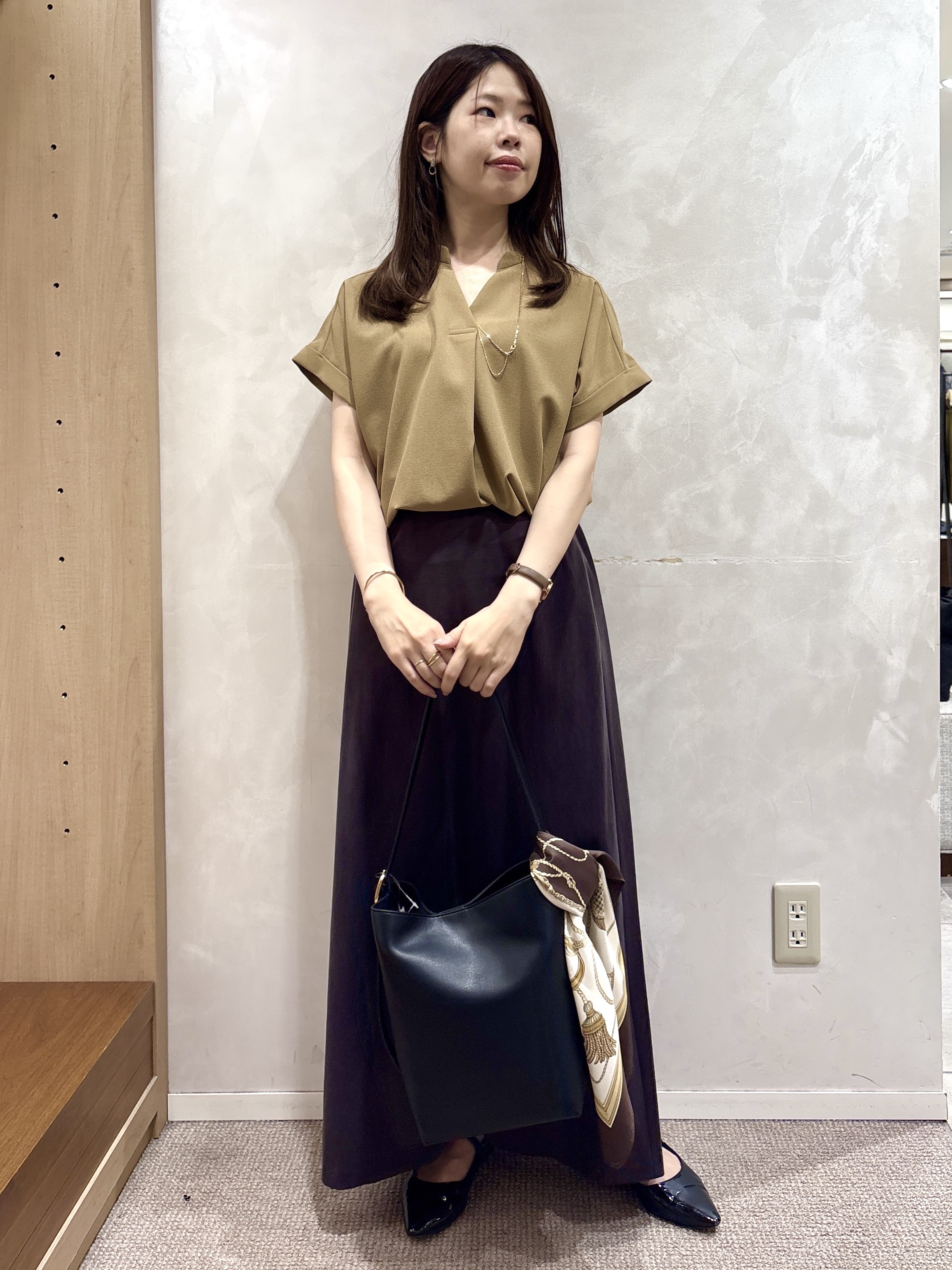 asamiさんの「UNTITLED｜【残暑も快適/セットアップ可/接触冷感】エアリークールブラウス」を使ったコーディネート