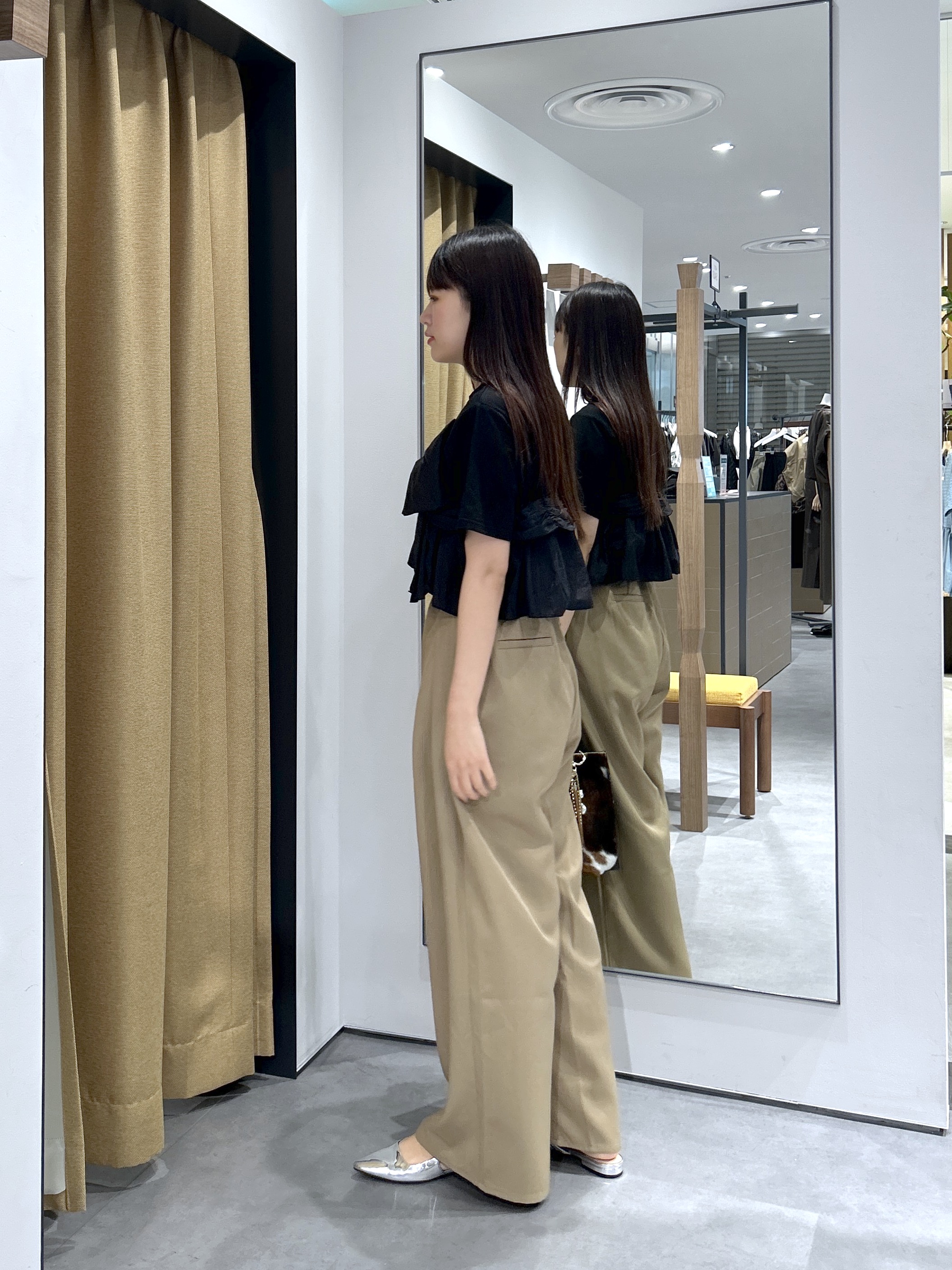 Renoさんの「INDIVI｜ツイストドッキングTシャツ」を使ったコーディネート