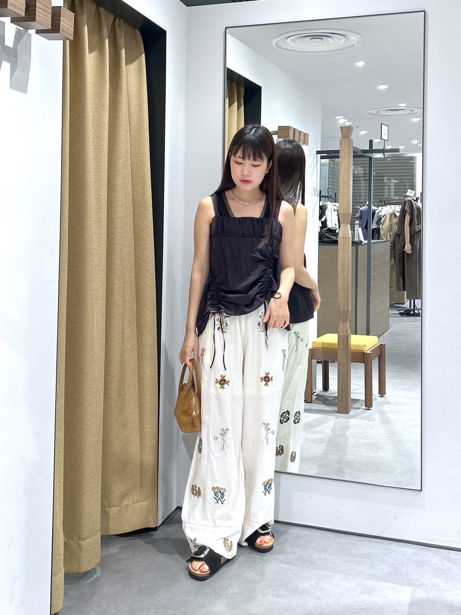 Renoさんの「INDIVI｜ナイロンギャザービスチェ」を使ったコーディネート