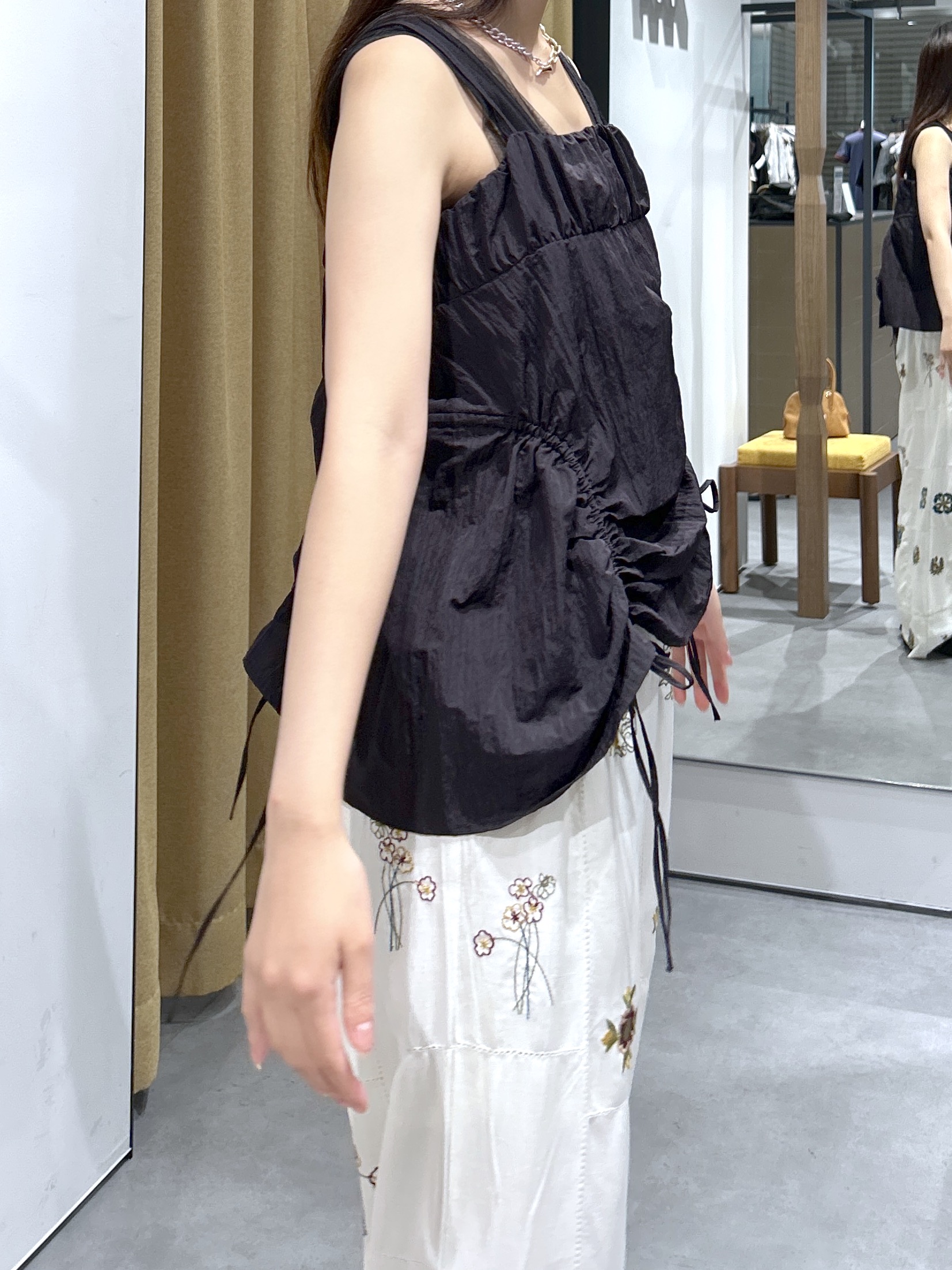 Renoさんの「INDIVI｜ナイロンギャザービスチェ」を使ったコーディネート