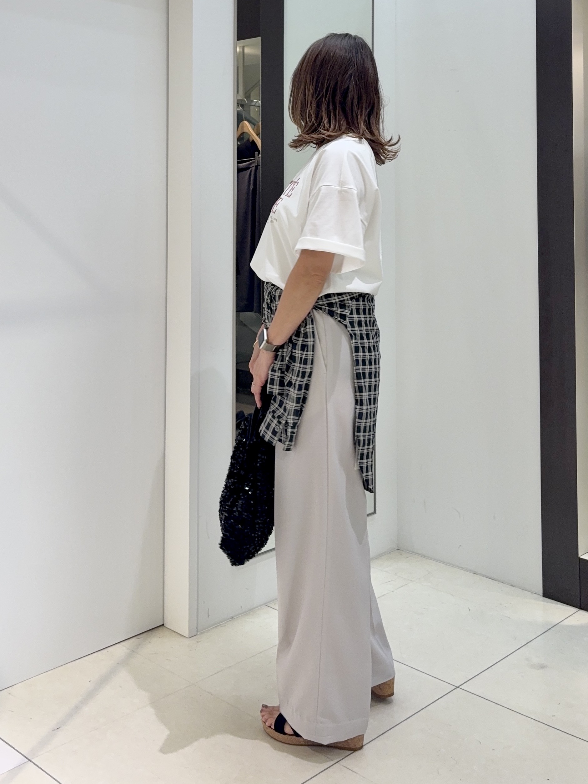 tomoさんの「UNTITLED｜シアーチェックシャツブラウス」を使ったコーディネート