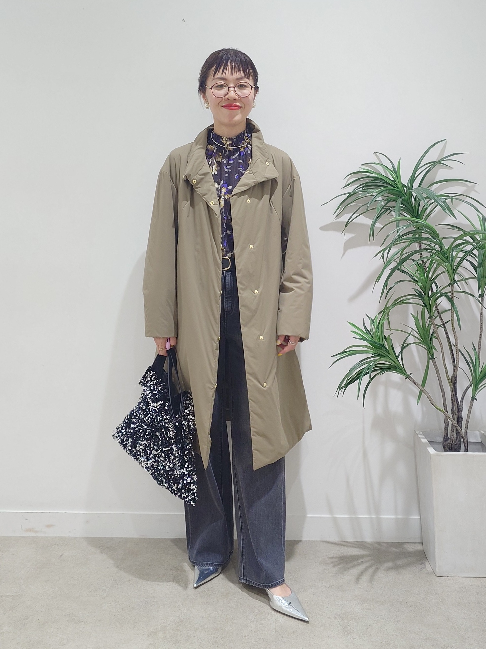MUTSUKOさんの「UNTITLED｜【撥水/軽量/薄中綿入り】スタンドカラーコート」を使ったコーディネート