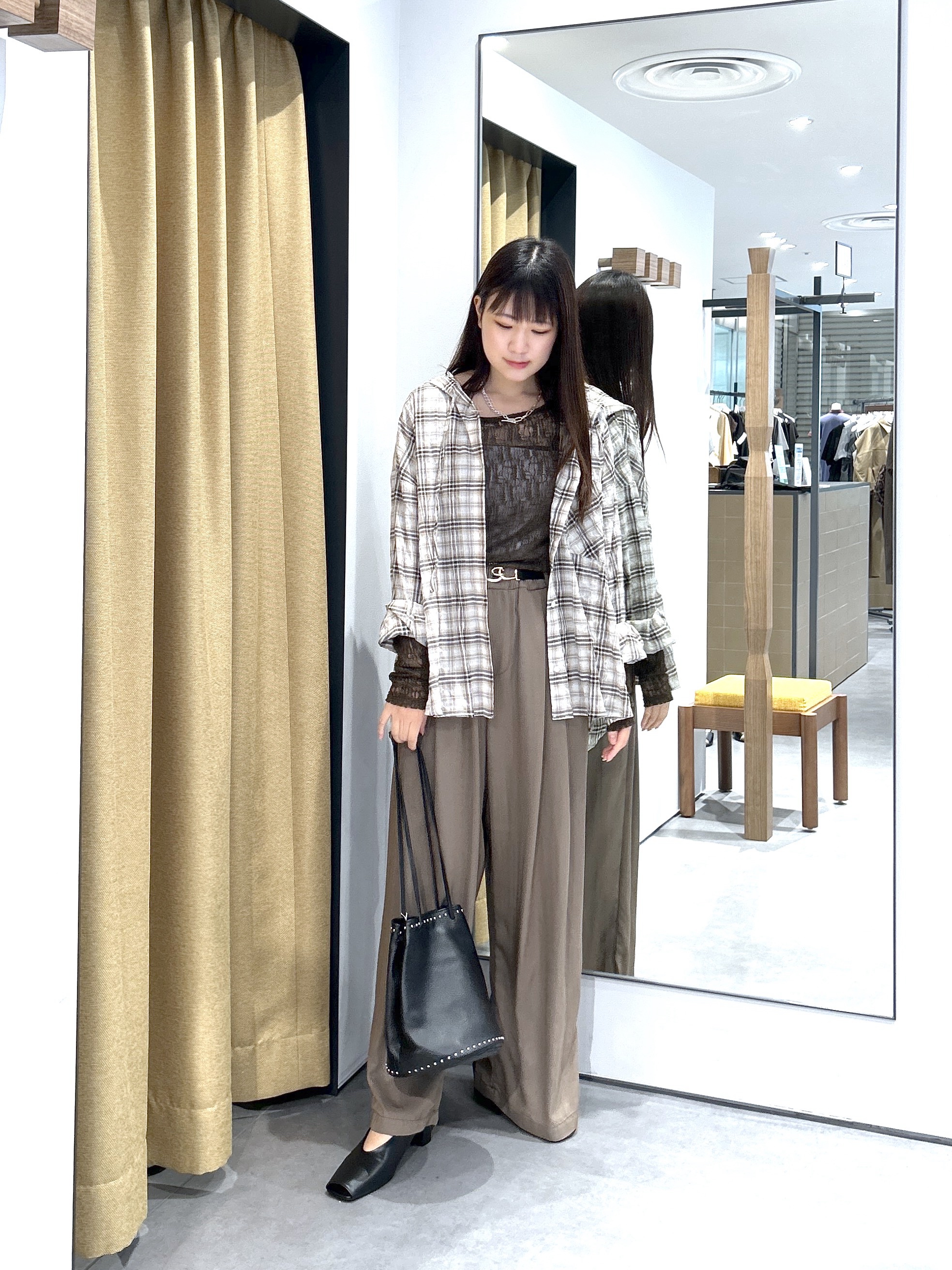 Renoさんの「INDIVI｜フード付 シアーチェックシャツ」を使ったコーディネート
