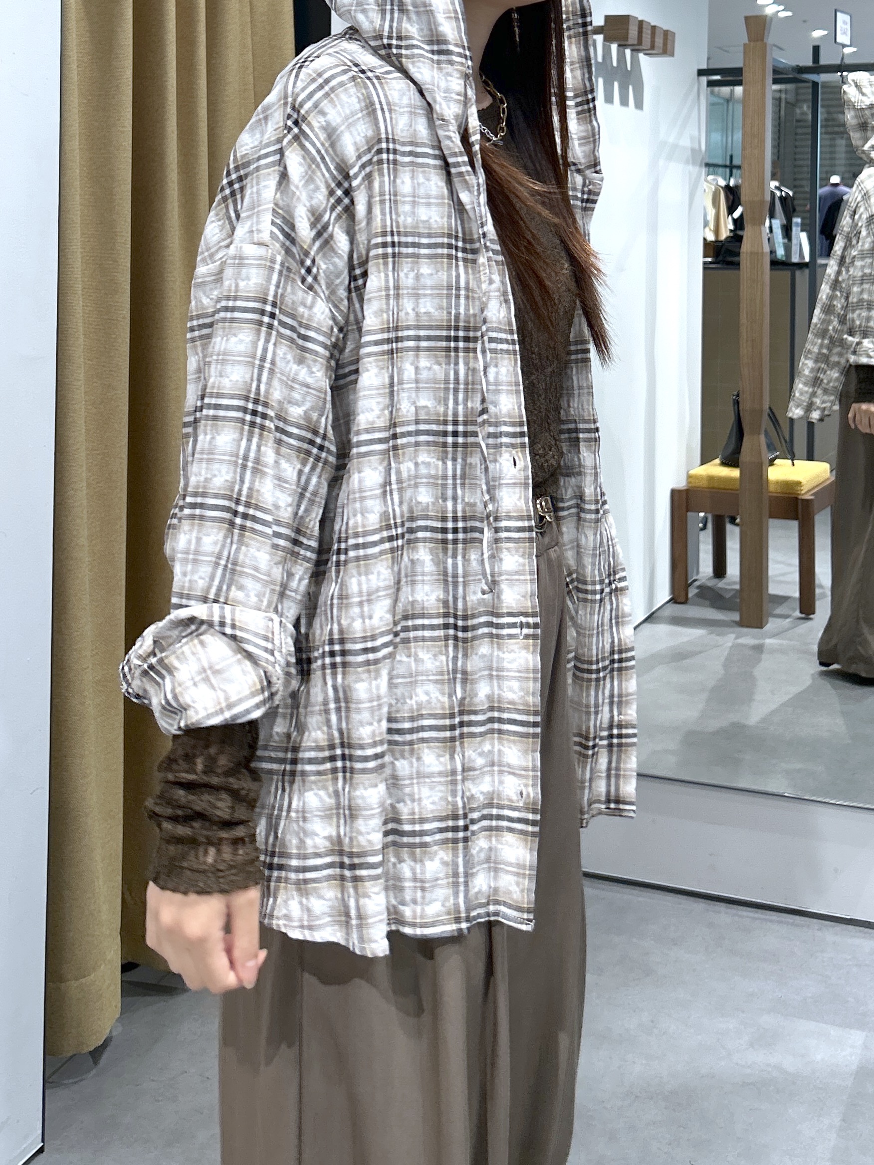 Renoさんの「INDIVI｜フード付 シアーチェックシャツ」を使ったコーディネート