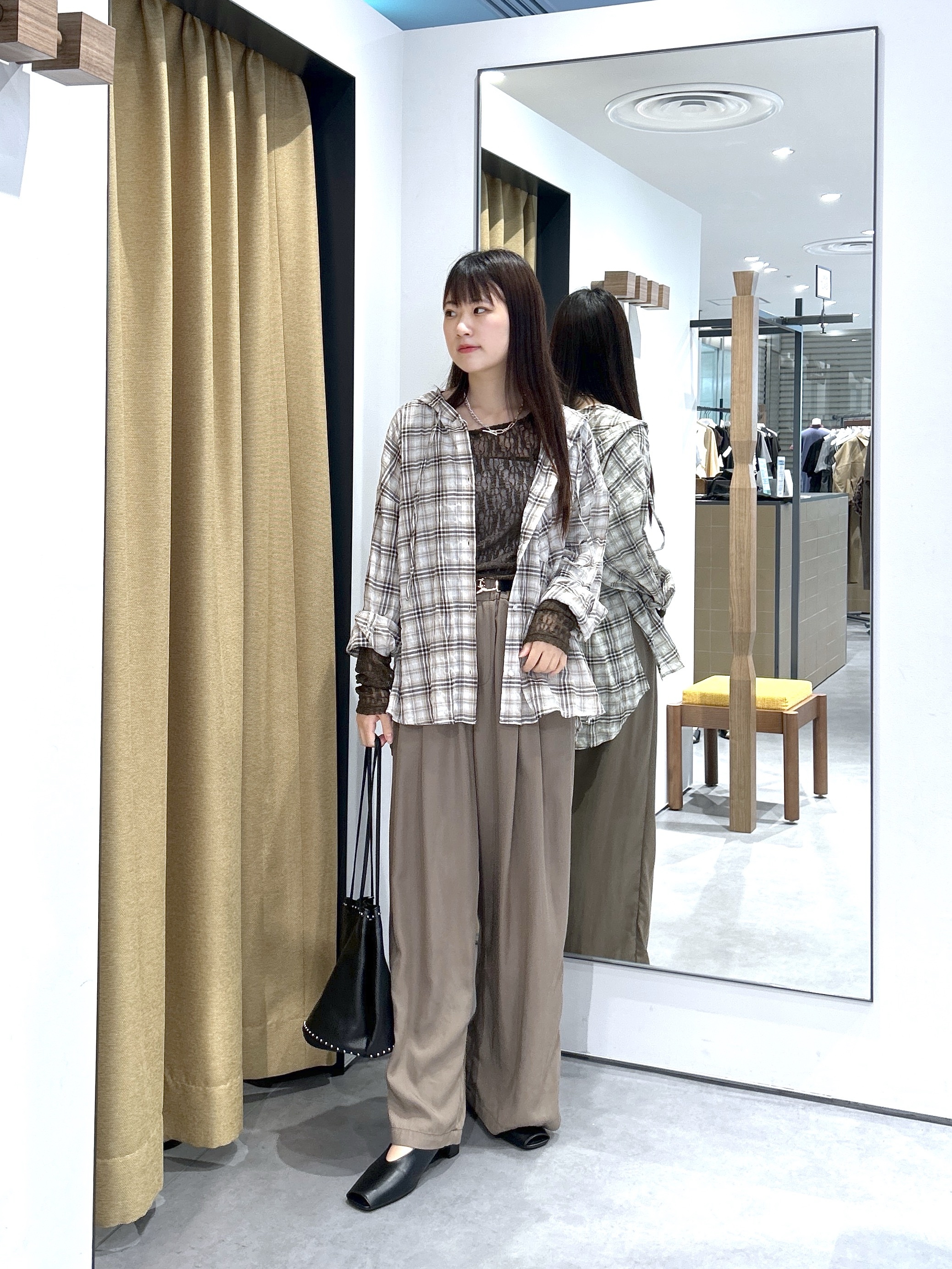 Renoさんの「INDIVI｜フード付 シアーチェックシャツ」を使ったコーディネート