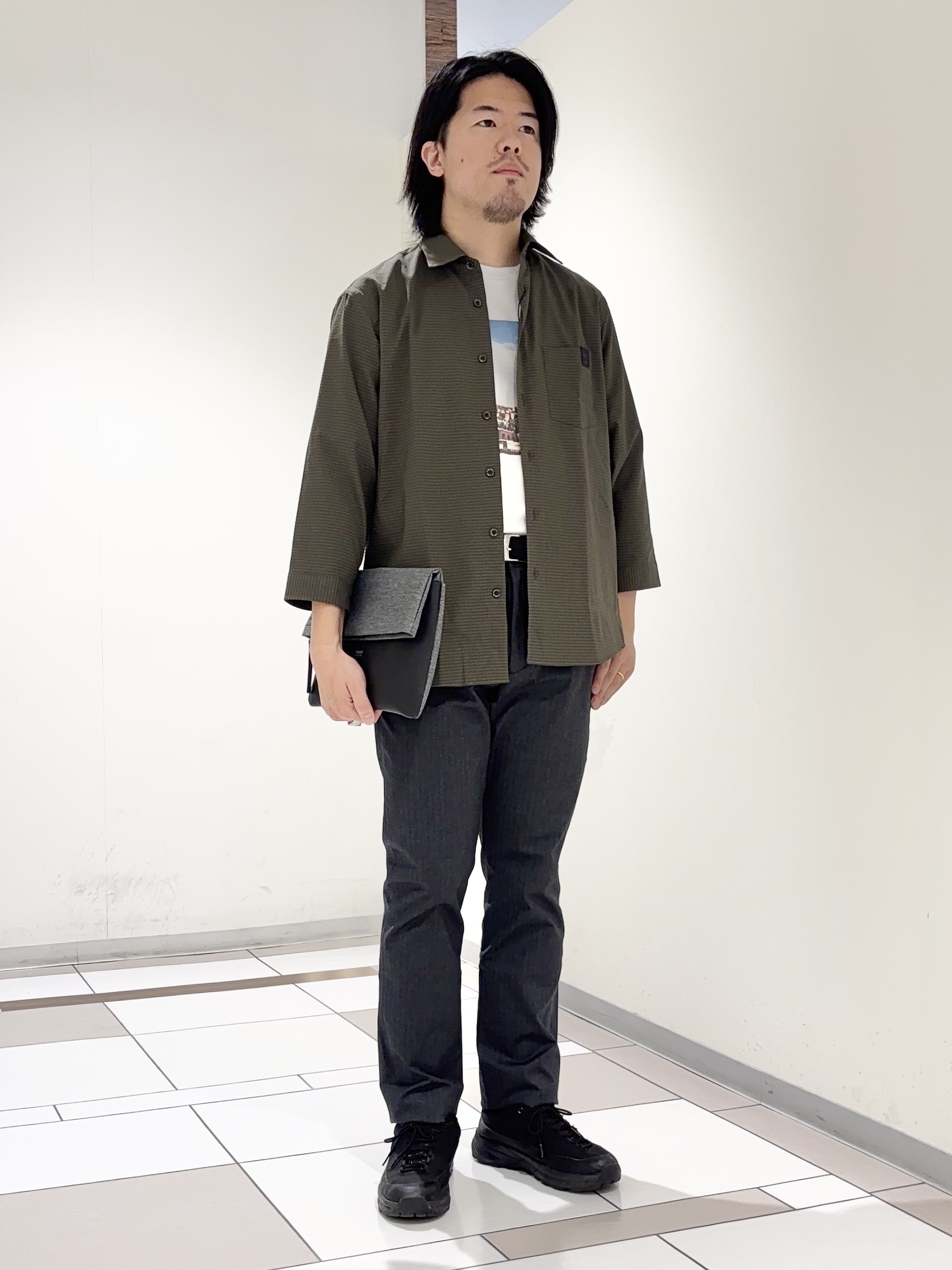 及川さんの「TAKEO KIKUCHI｜【日本製】DotAir（R）サッカー7分袖シャツ」を使ったコーディネート
