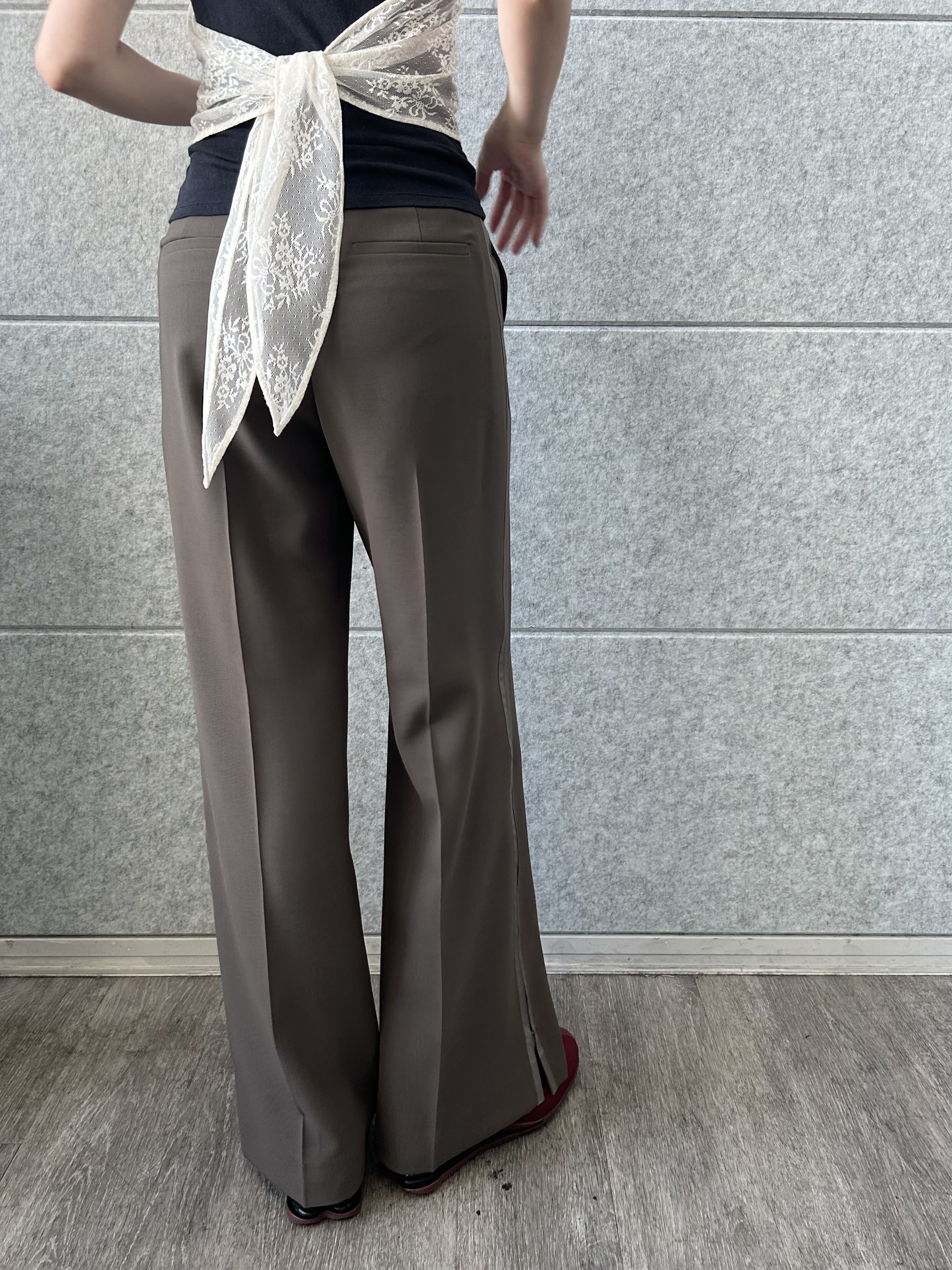 honoka Aさんの「CODE A｜line zip trousers」を使ったコーディネート