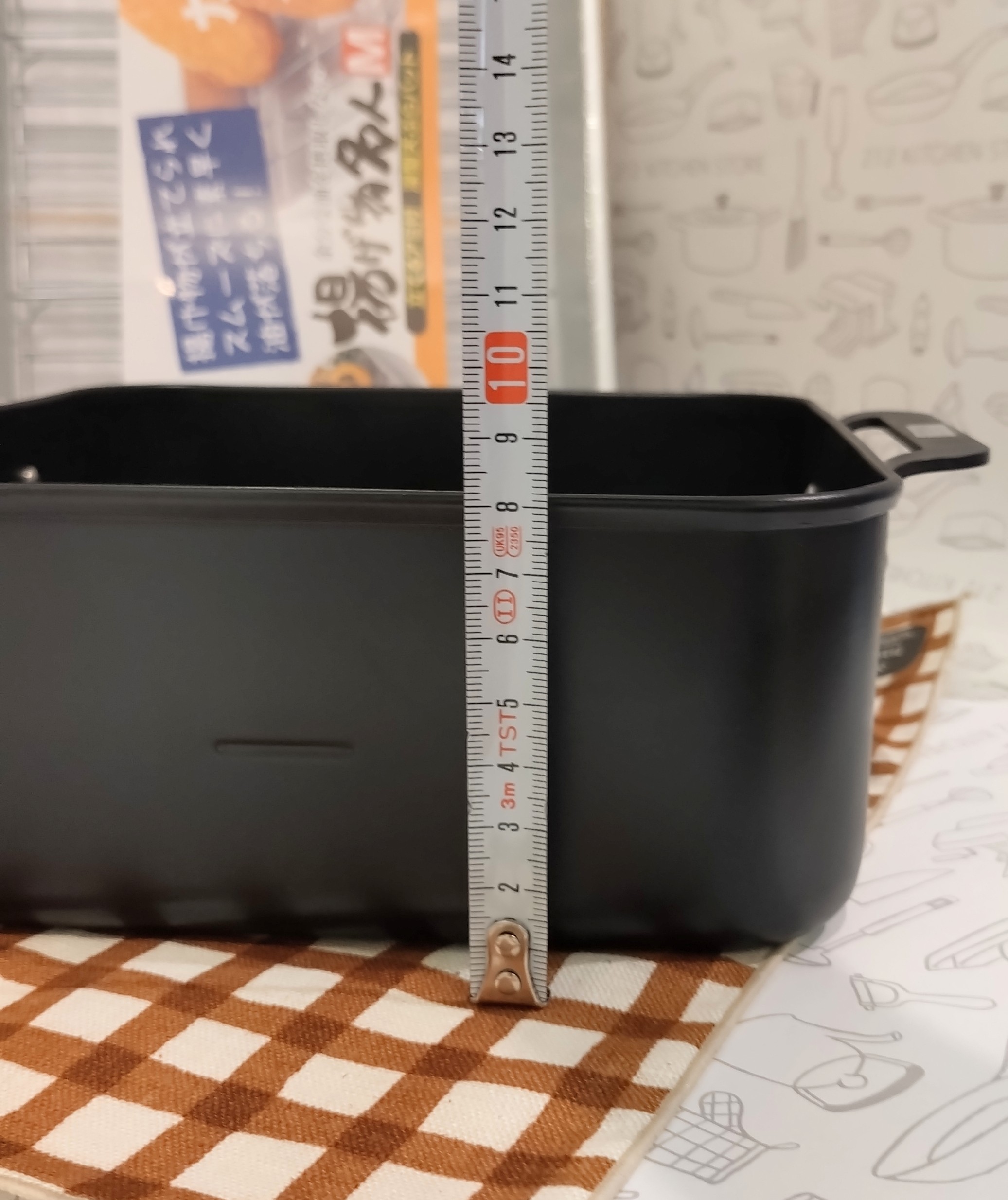 PANタナカさんの「212 KITCHEN STORE｜鉄製正方型揚げ鍋20&times;20cm フライヤー付」を使ったコーディネート