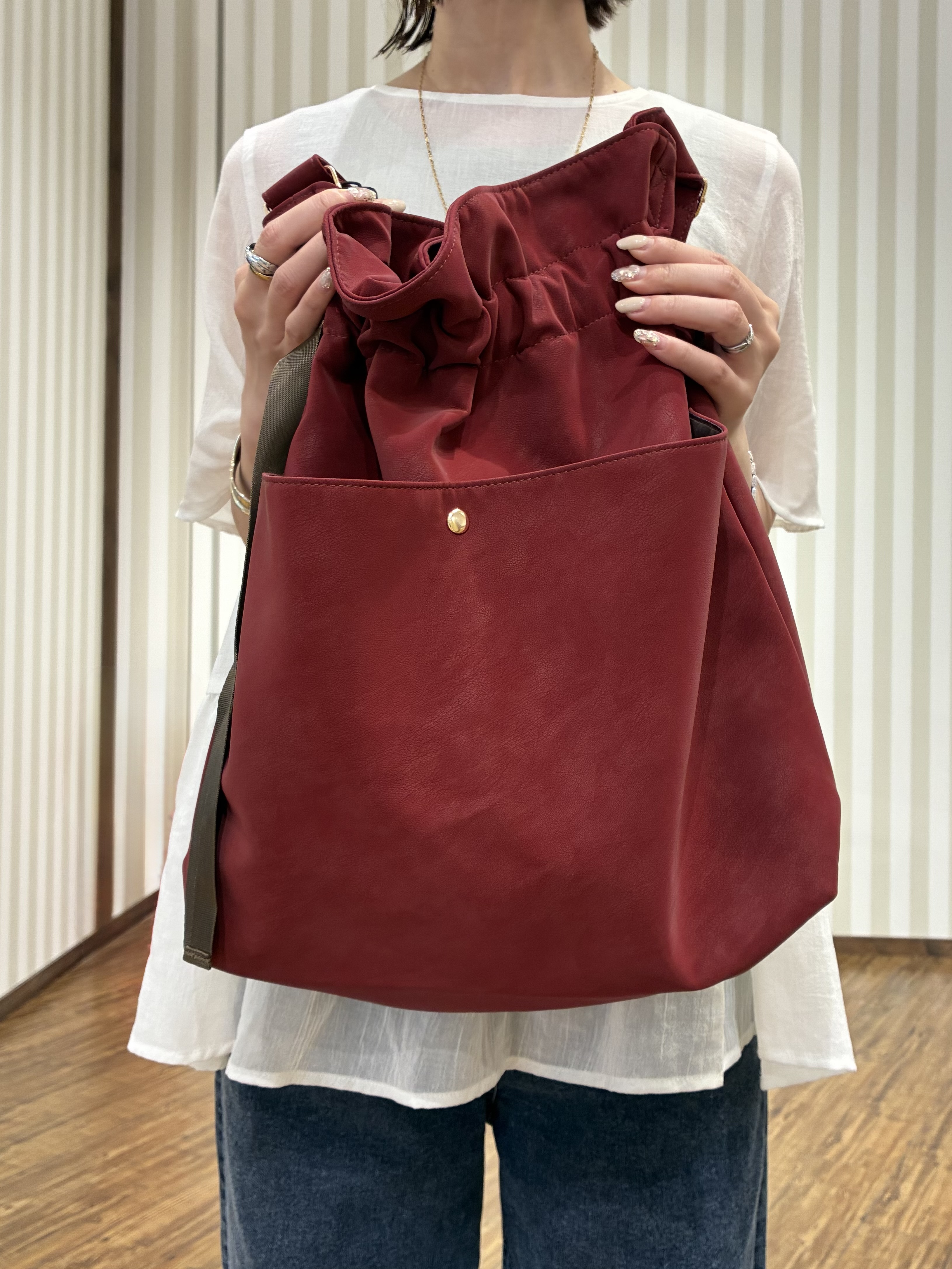 SAOさんの「SHOO･LA･RUE｜【洗濯機可/S-LL】インせず着られる シアー素材が上品なティアードブラウス」を使ったコーディネート