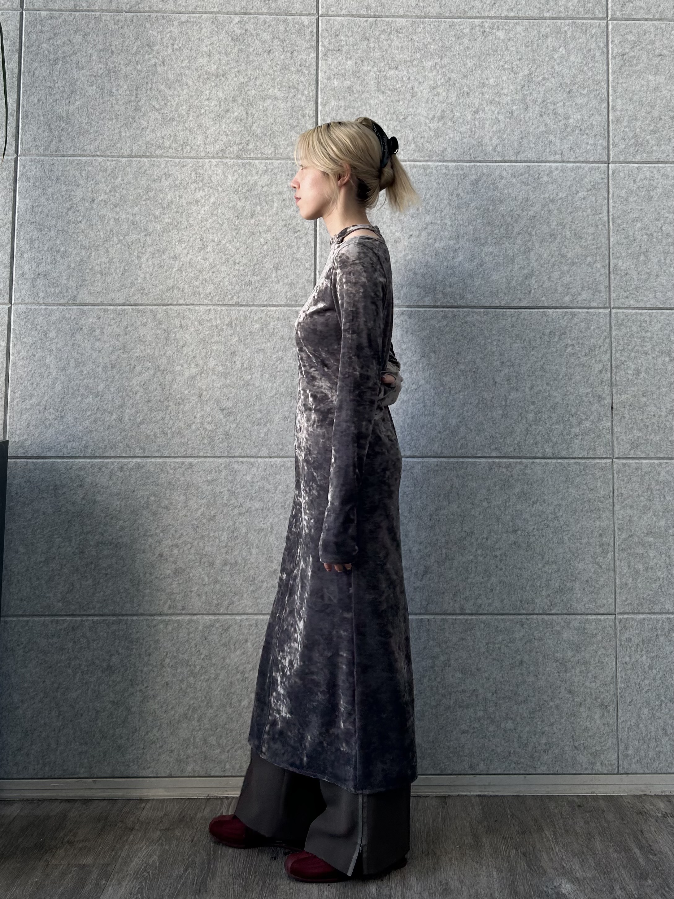 honoka Aさんの「CODE A｜【ReRe】neck point velour dress」を使ったコーディネート