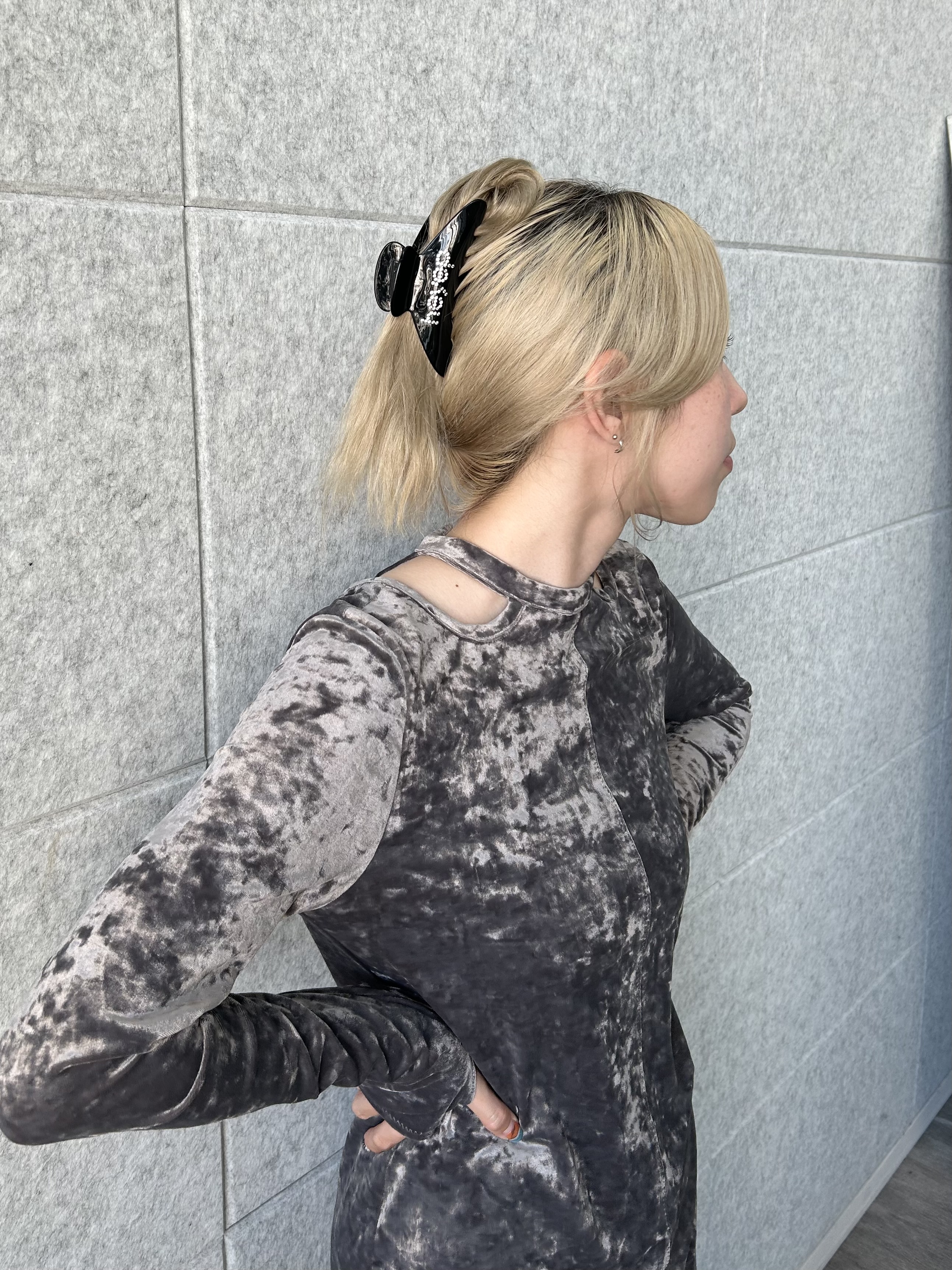honoka Aさんの「CODE A｜【ReRe】neck point velour dress」を使ったコーディネート
