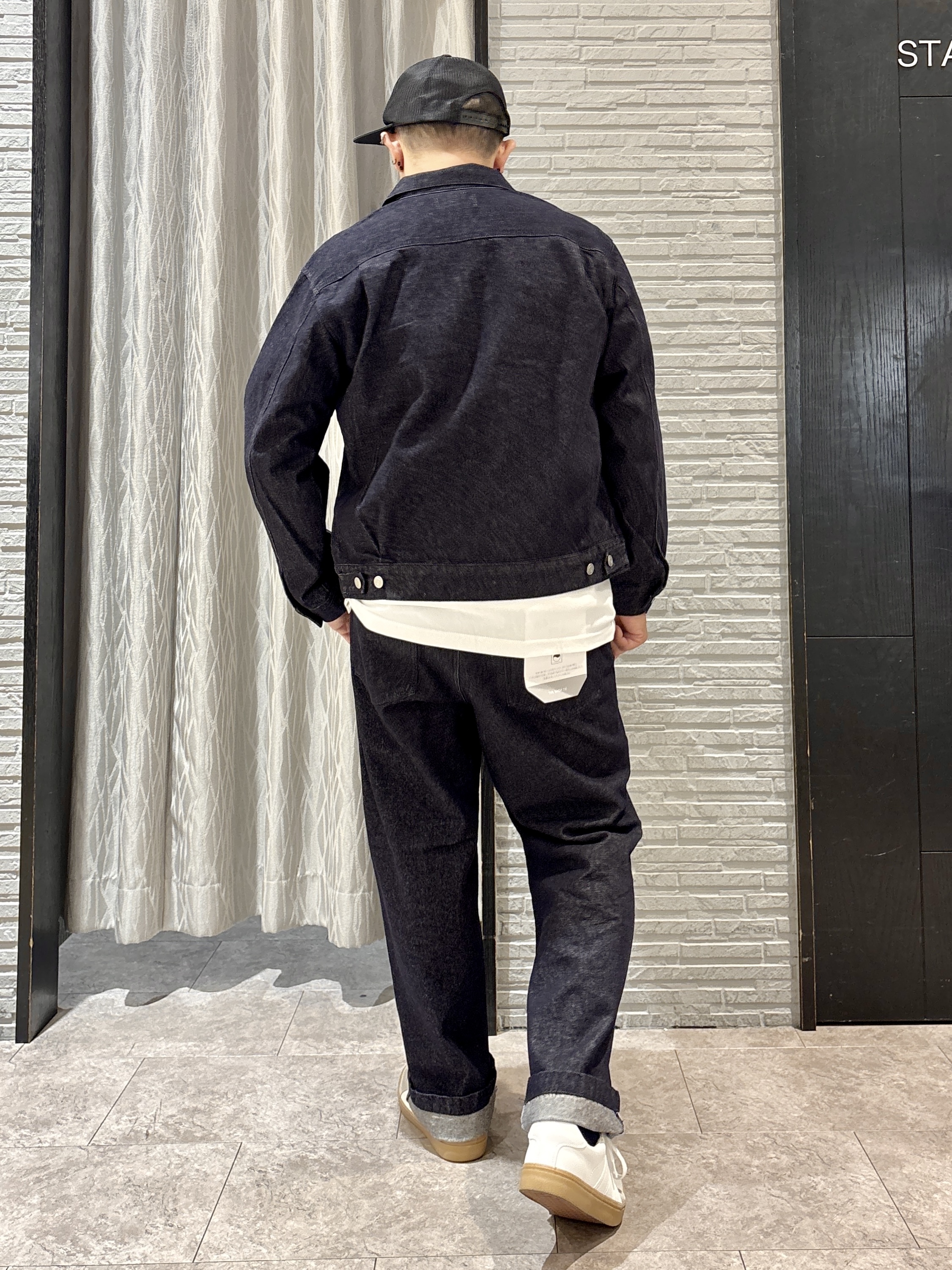Pーyamaさんの「THE SHOP TK｜【色落ちしにくい/セットアップ可】デニムライク ジップアップジャケット」を使ったコーディネート