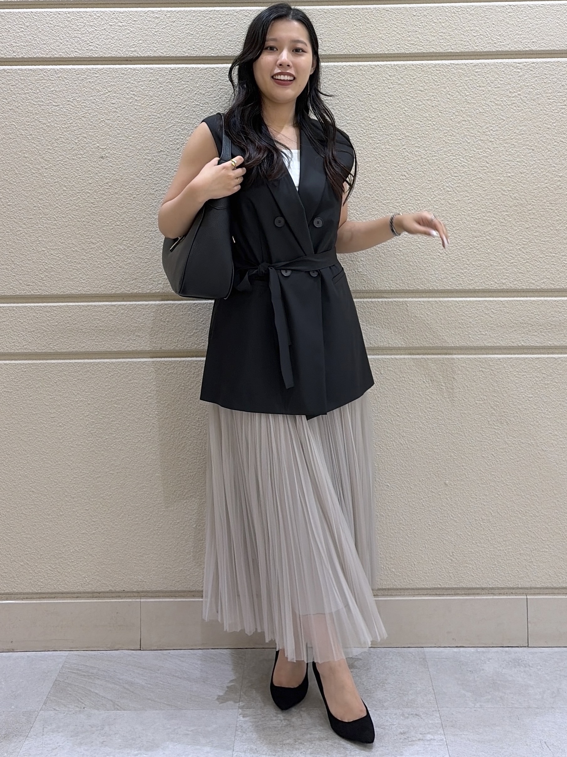 Momokaさんの「COUP DE CHANCE｜【手洗い可／日本製】テーラードジレ」を使ったコーディネート
