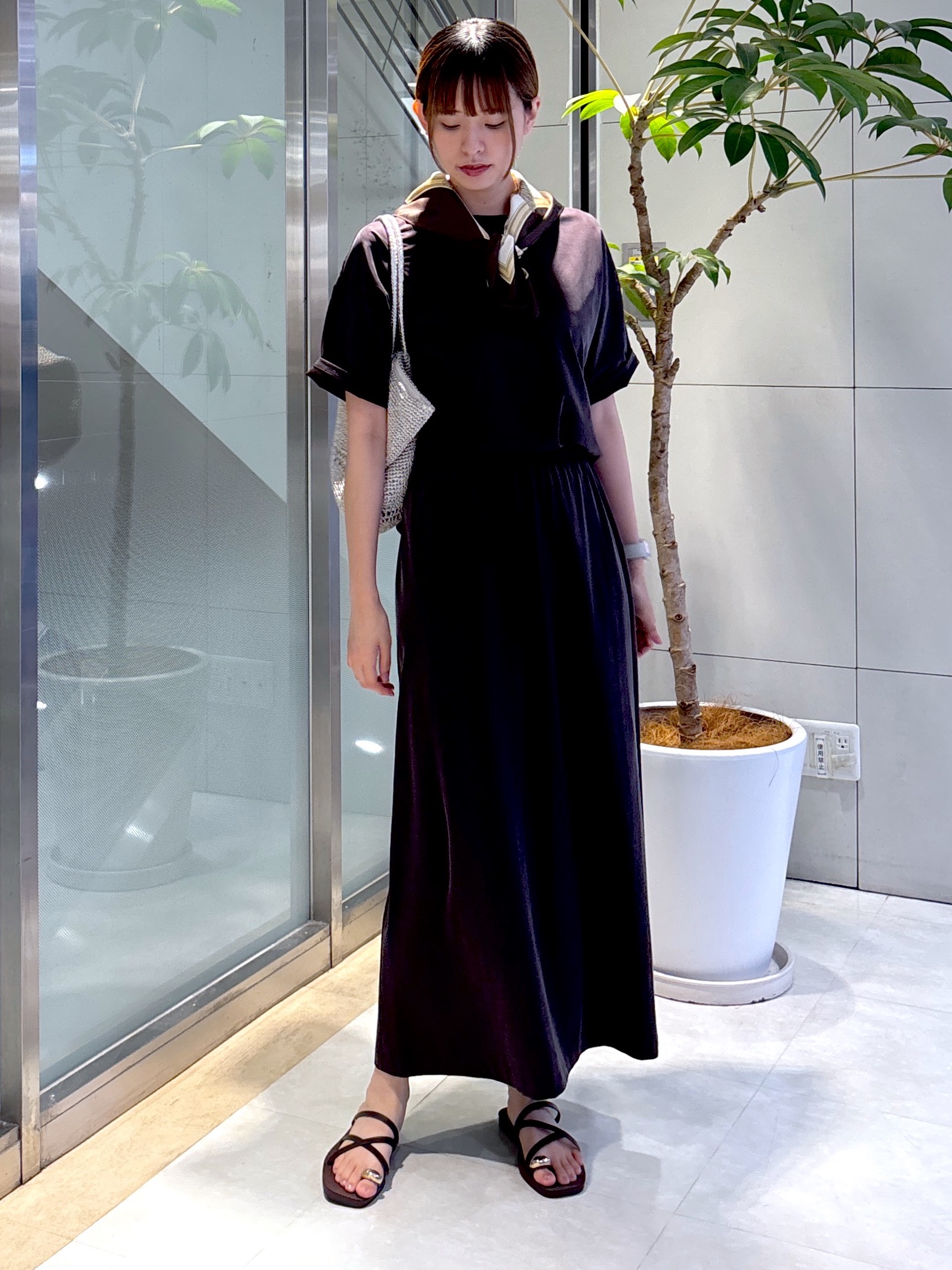 yukaさんの「UNTITLED｜【きれいめTシャツ/セットアップ可】ヴィンテージライクプルオーバー」を使ったコーディネート