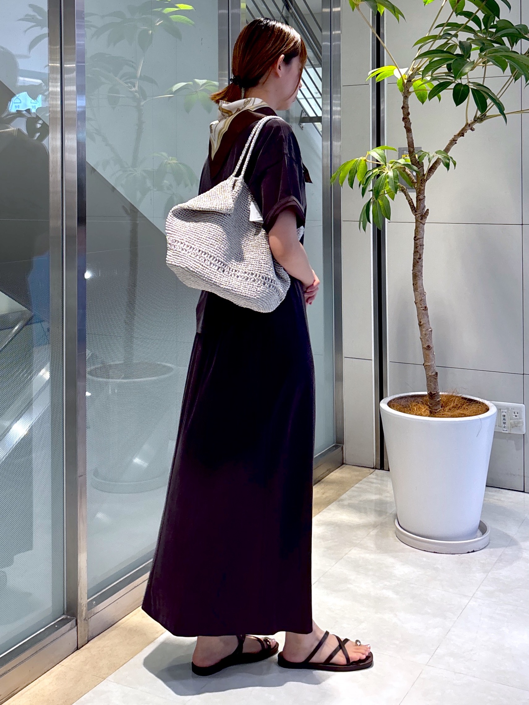 yukaさんの「UNTITLED｜【きれいめTシャツ/セットアップ可】ヴィンテージライクプルオーバー」を使ったコーディネート