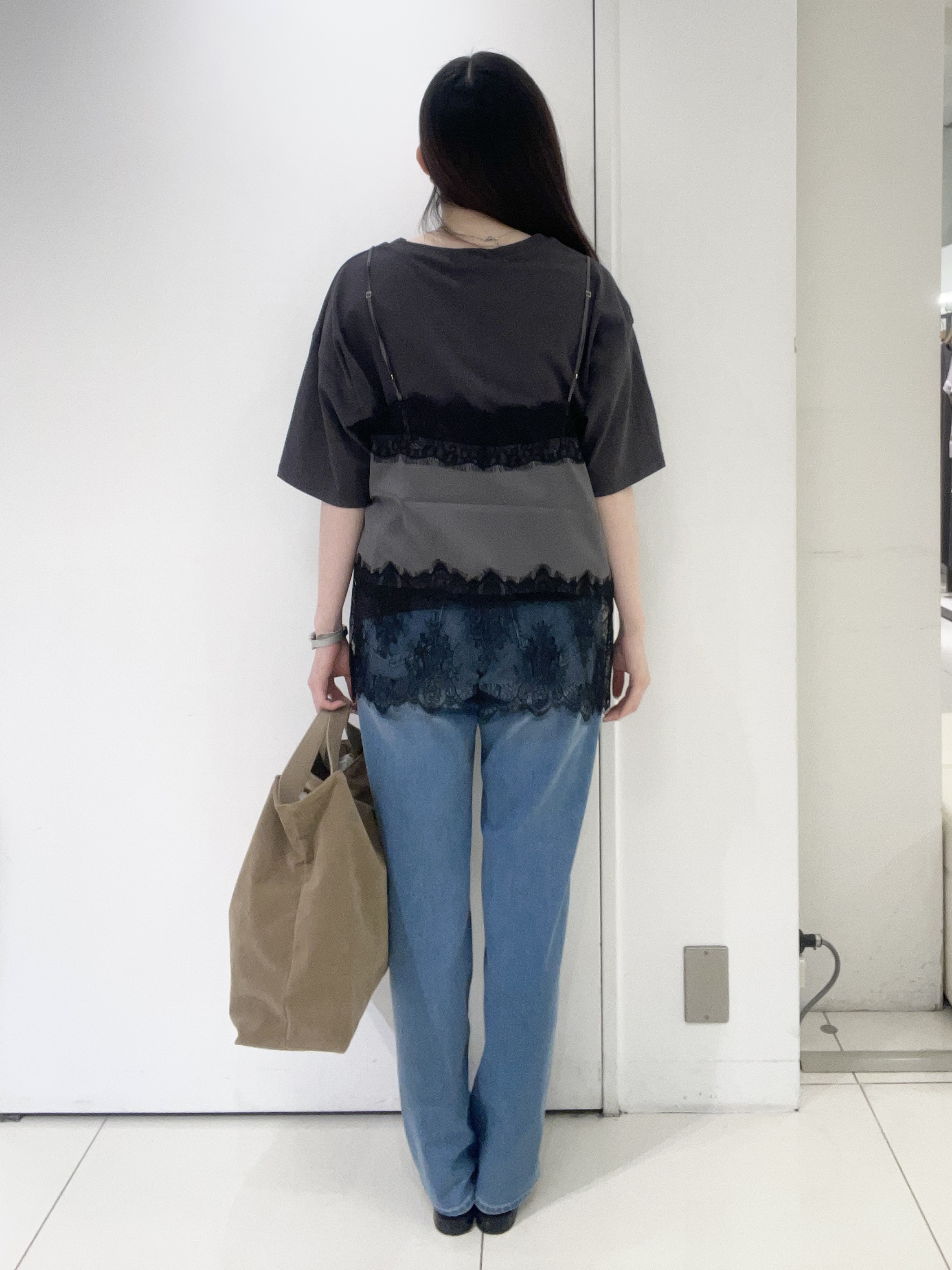 moeさんの「UNTITLED｜【1枚でもセットでも】レースキャミ付きプルオーバー」を使ったコーディネート