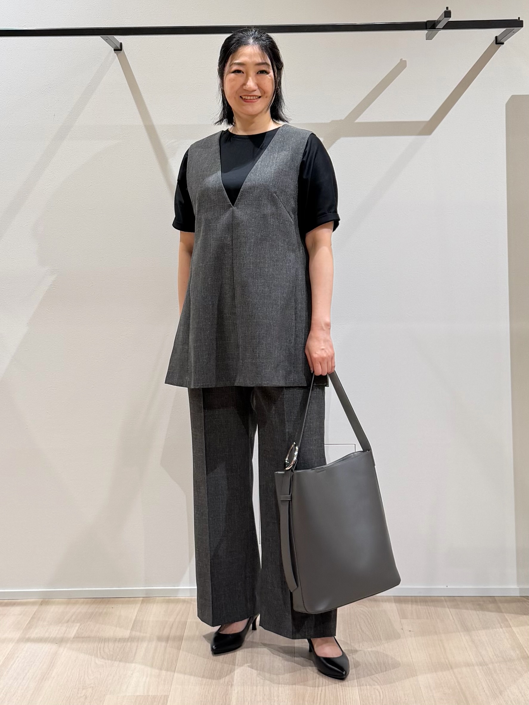 TOMOMIさんの「UNTITLED｜【UVケア／接触冷感】リネン風チュニックベスト」を使ったコーディネート