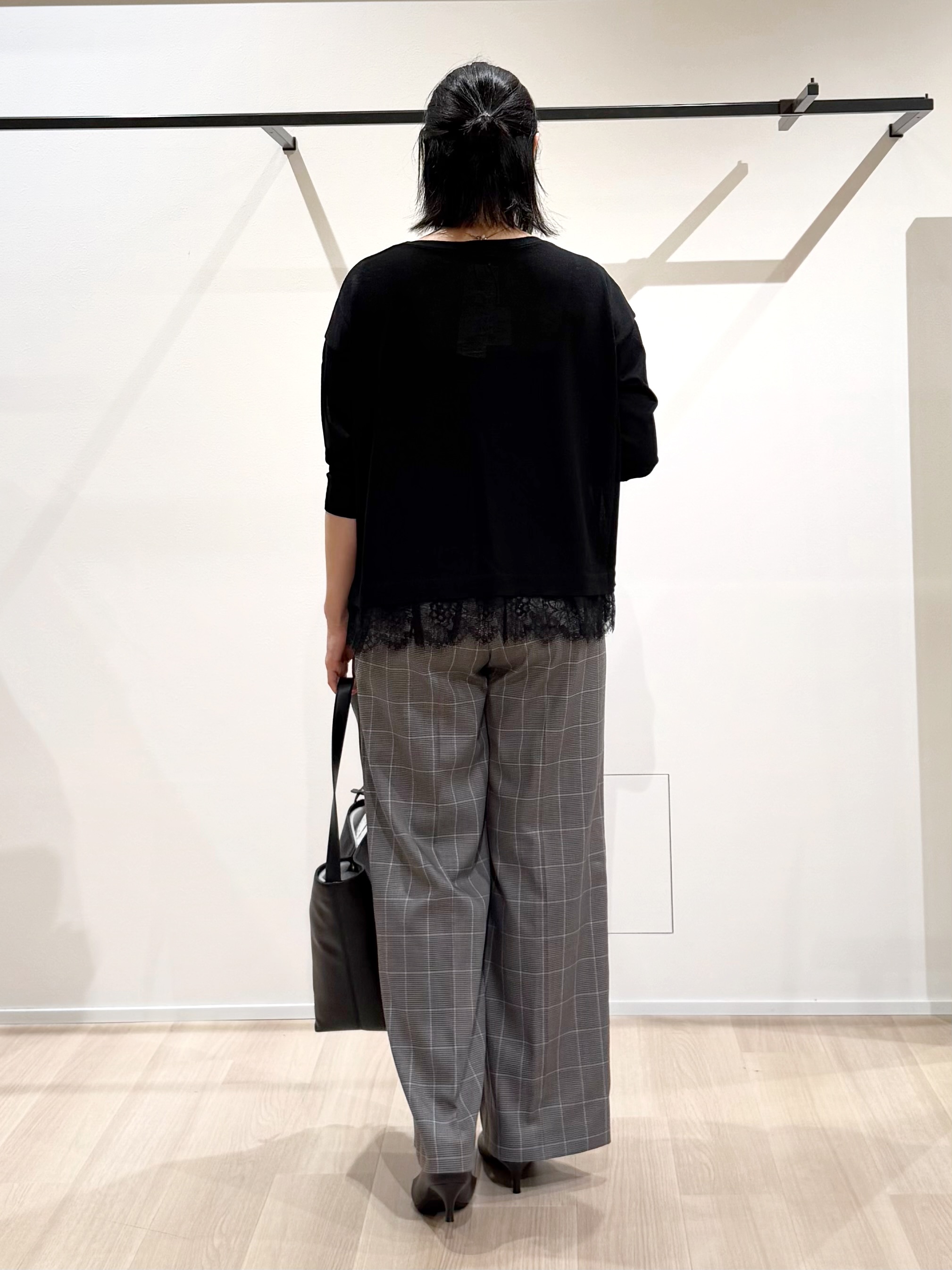 TOMOMIさんの「UNTITLED｜【一枚で着映え】レースドッキングニットプルオーバー」を使ったコーディネート