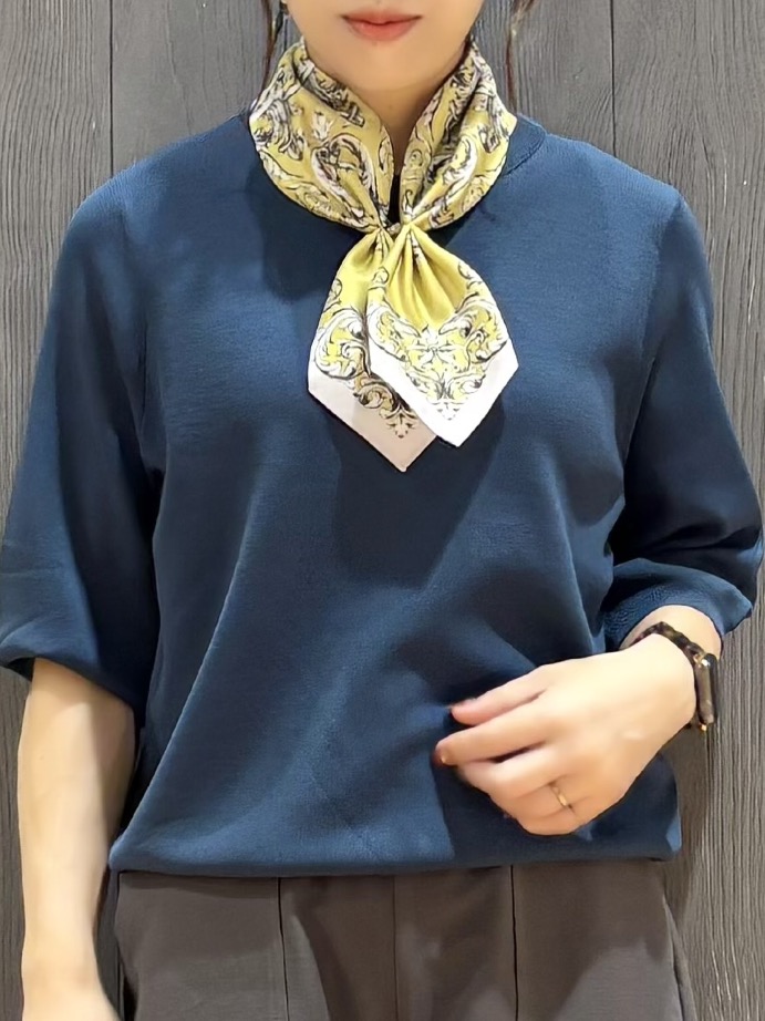 meiさんの「SHOO･LA･RUE｜【ガンガン洗える/毛玉になりにくい】二の腕見せない 5分袖ニット」を使ったコーディネート