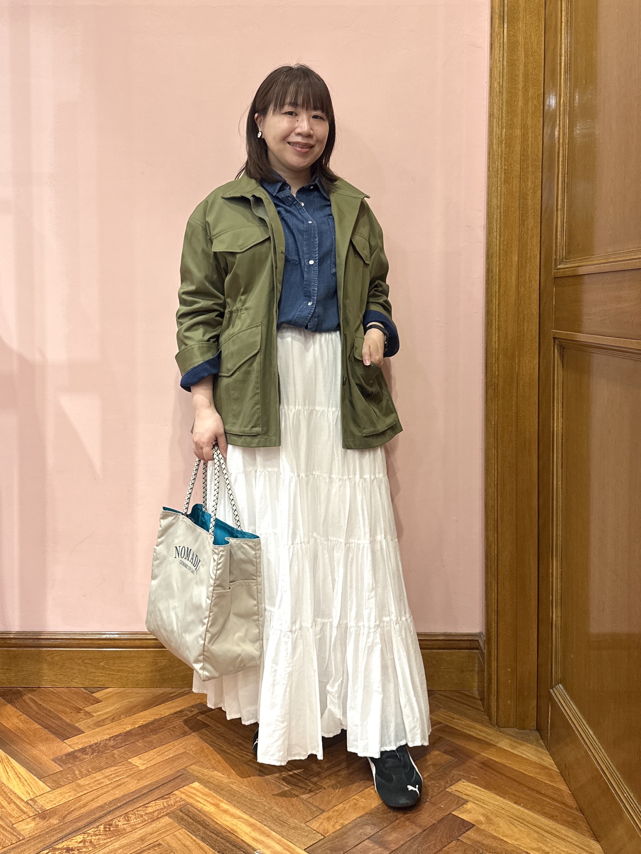 komatsuさんの「DRESSTERIOR｜【涼しく着映え】シアーデニムシャツ」を使ったコーディネート