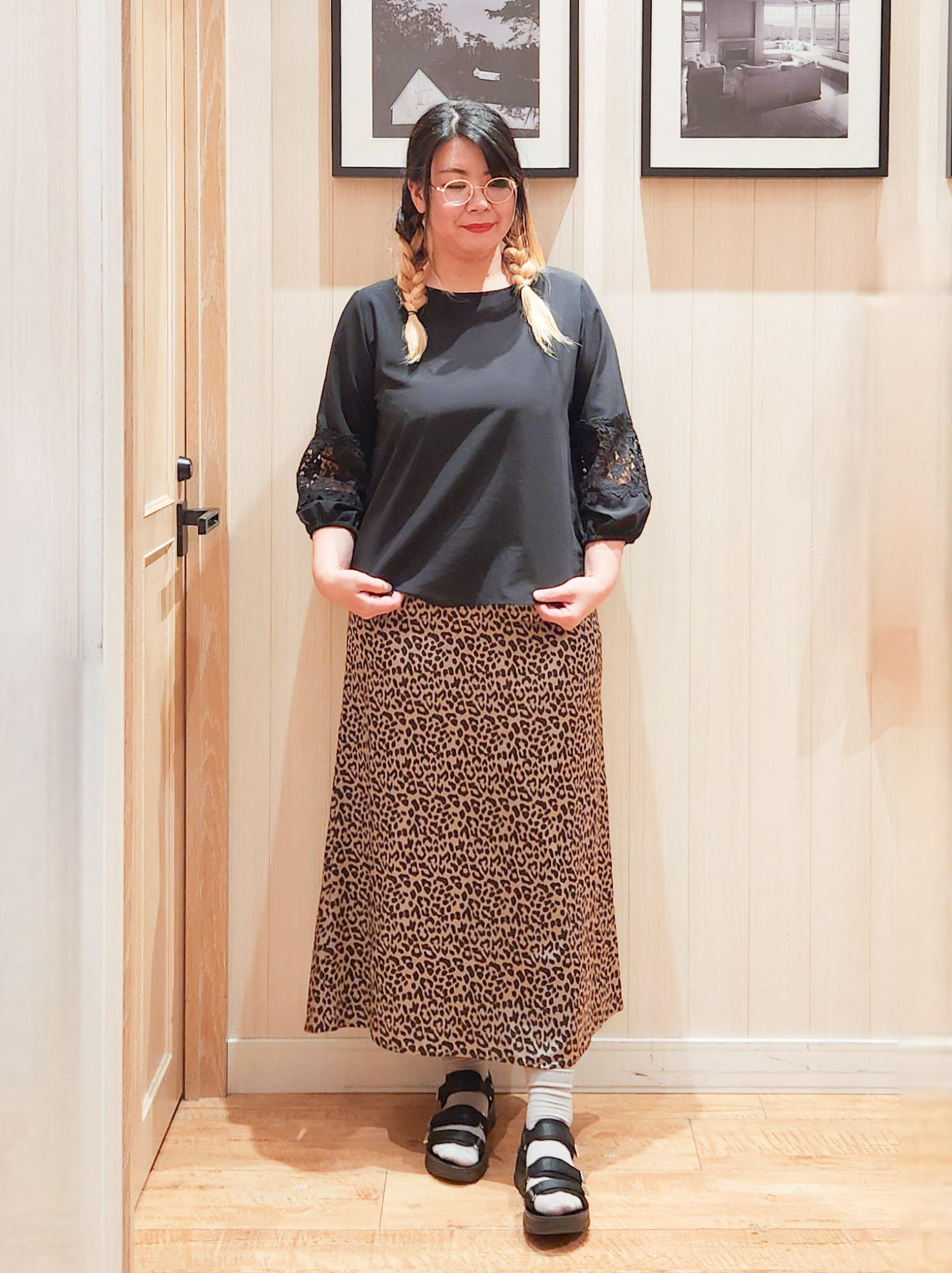 れーやんさんの「SHOO･LA･RUE｜【洗濯機可/S-LL/洗濯後しわになりにくい】刺繍レースで高見え インせず決まる主役ブラウス」を使ったコーディネート