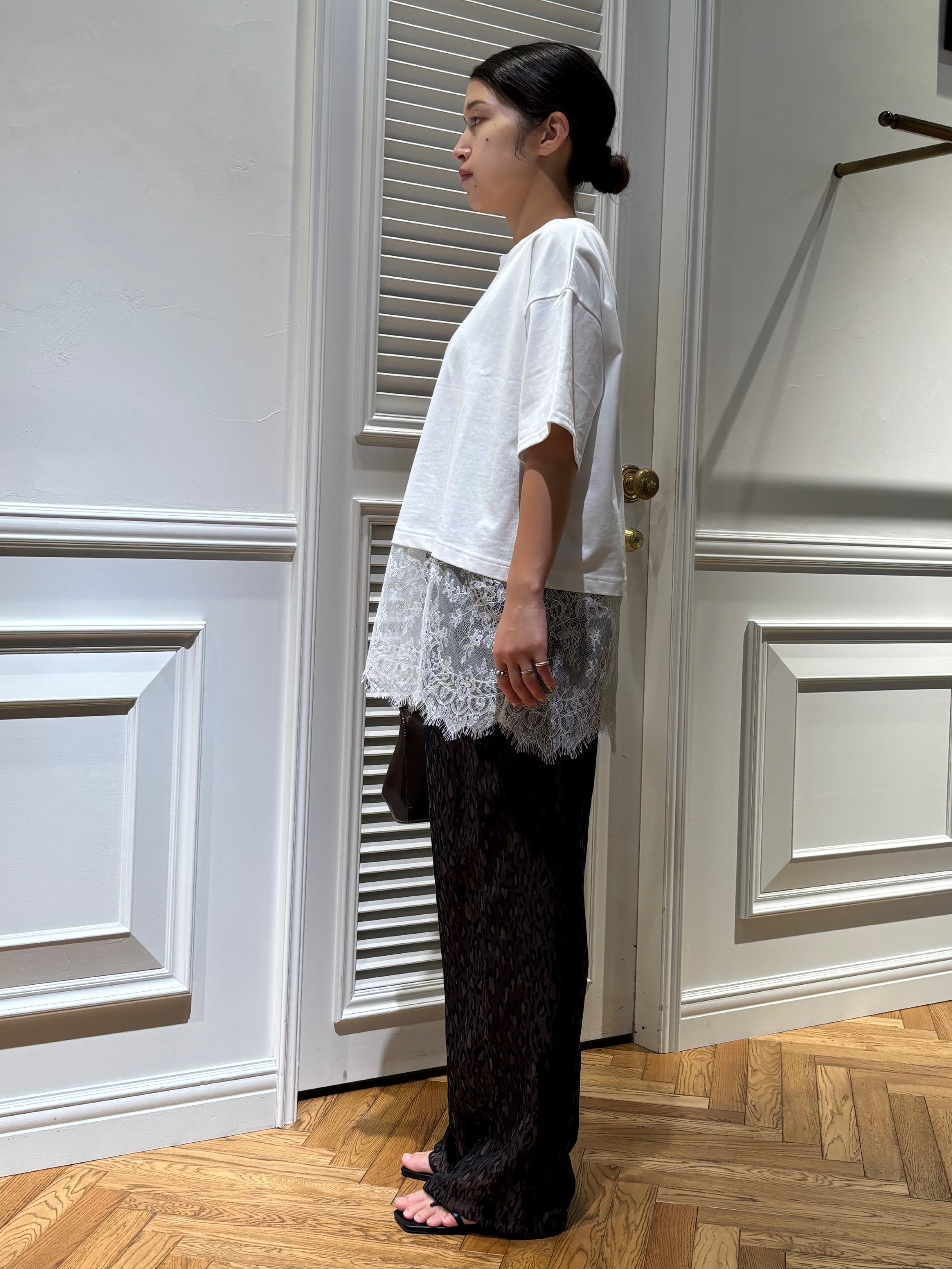Mgmさんの「DRESSTERIOR｜◆レースドッキングレイヤード Tシャツ」を使ったコーディネート
