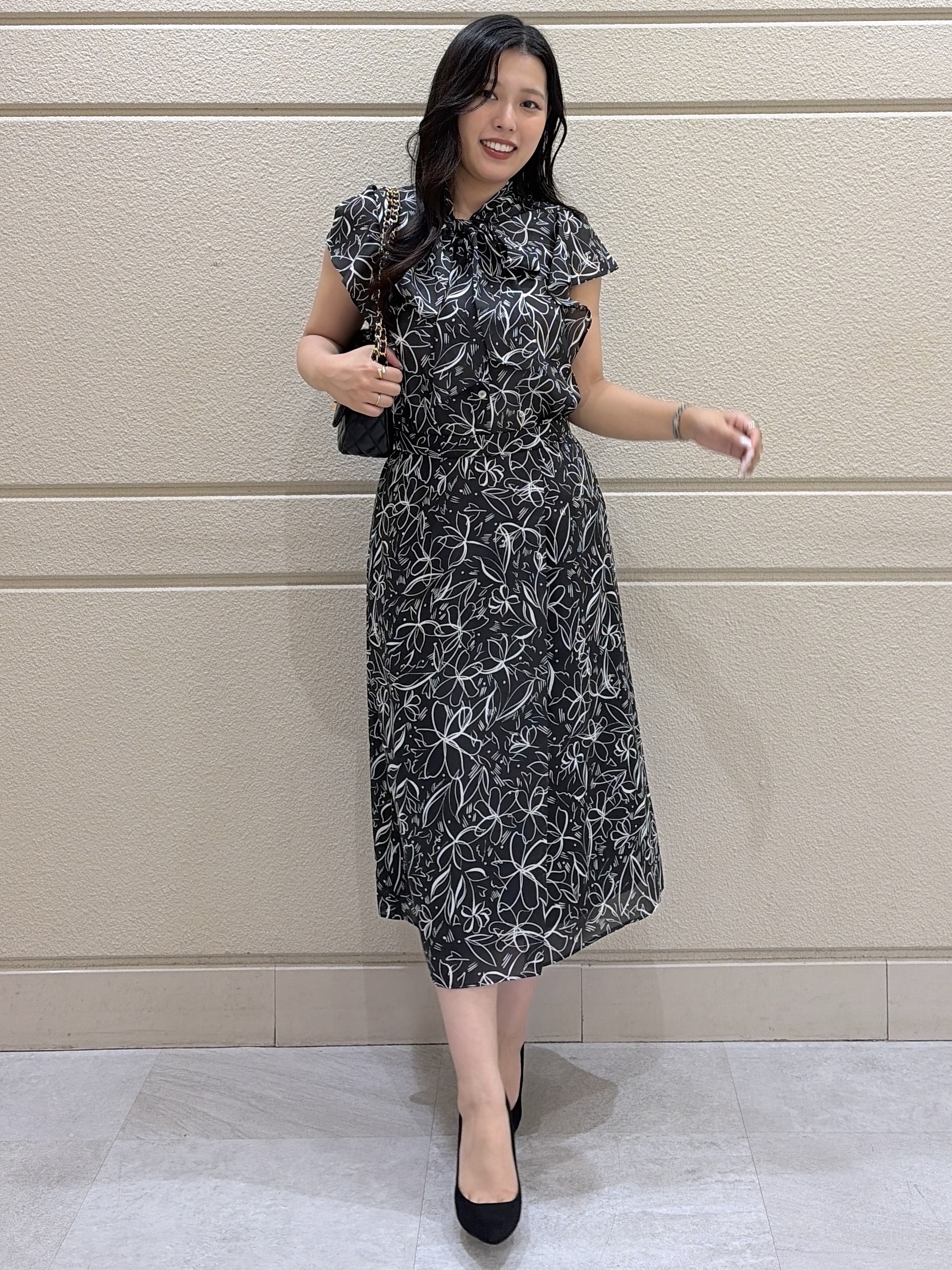 Momokaさんの「COUP DE CHANCE｜【手洗い可／日本製】フラワーリボンブラウス」を使ったコーディネート