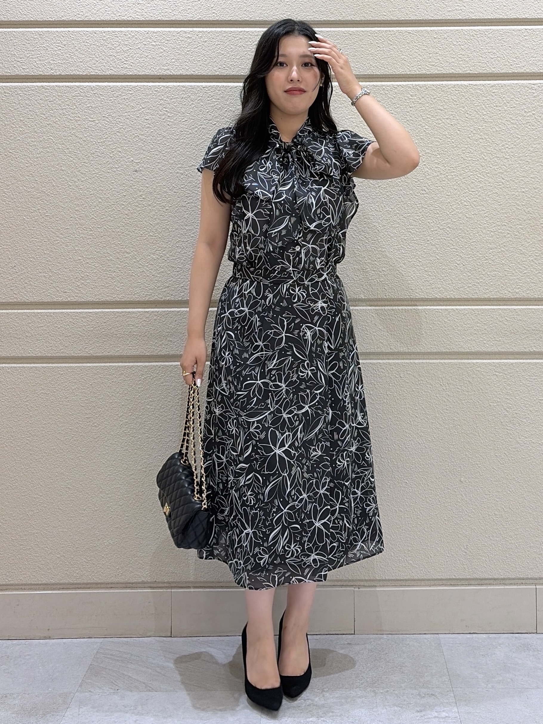 Momokaさんの「COUP DE CHANCE｜【手洗い可／日本製】フラワーリボンブラウス」を使ったコーディネート