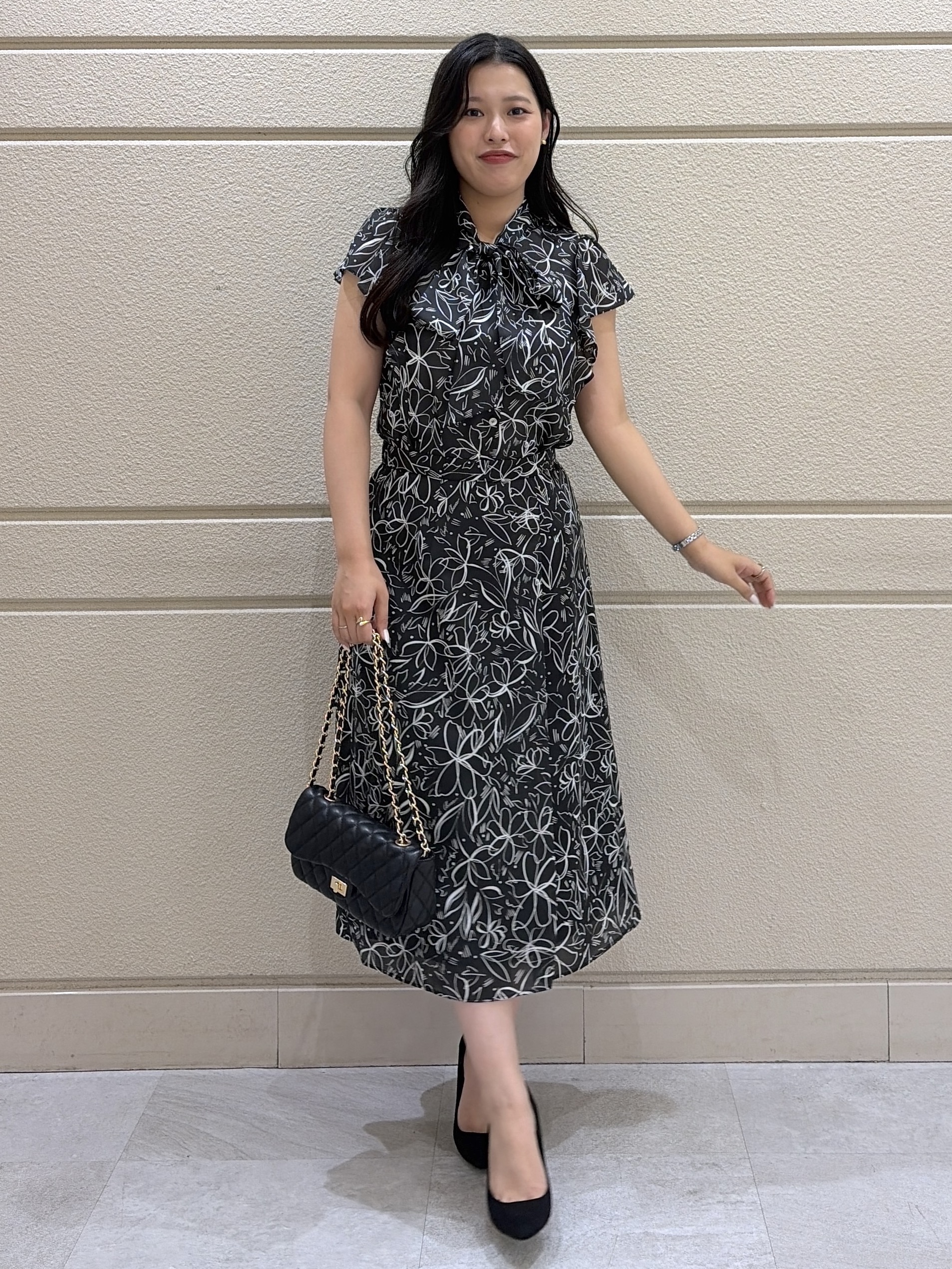 Momokaさんの「COUP DE CHANCE｜【手洗い可／日本製】フラワーリボンブラウス」を使ったコーディネート