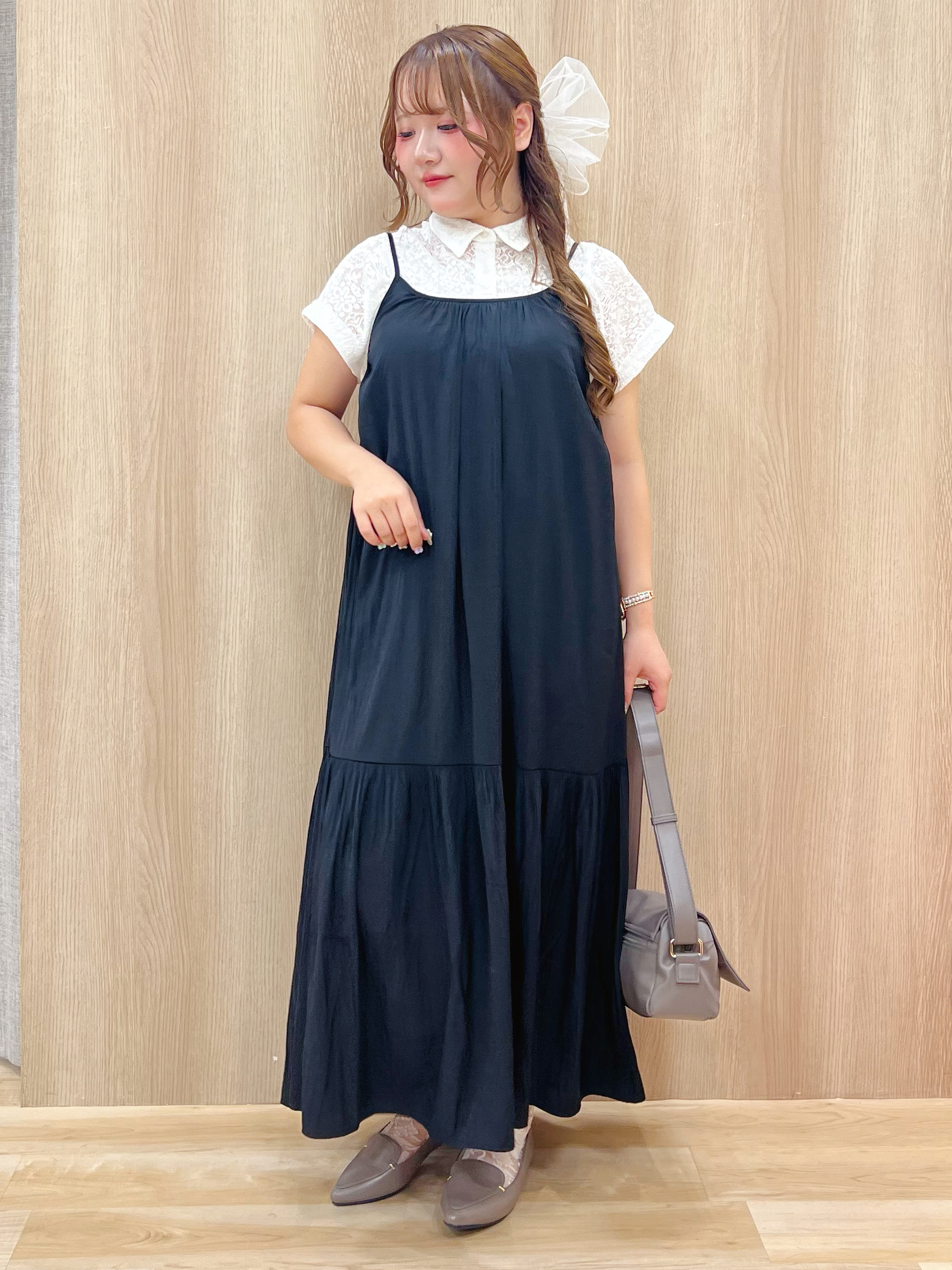 みことさんの「grove｜【洗える・体型カバー】レースドルマンシャツ」を使ったコーディネート