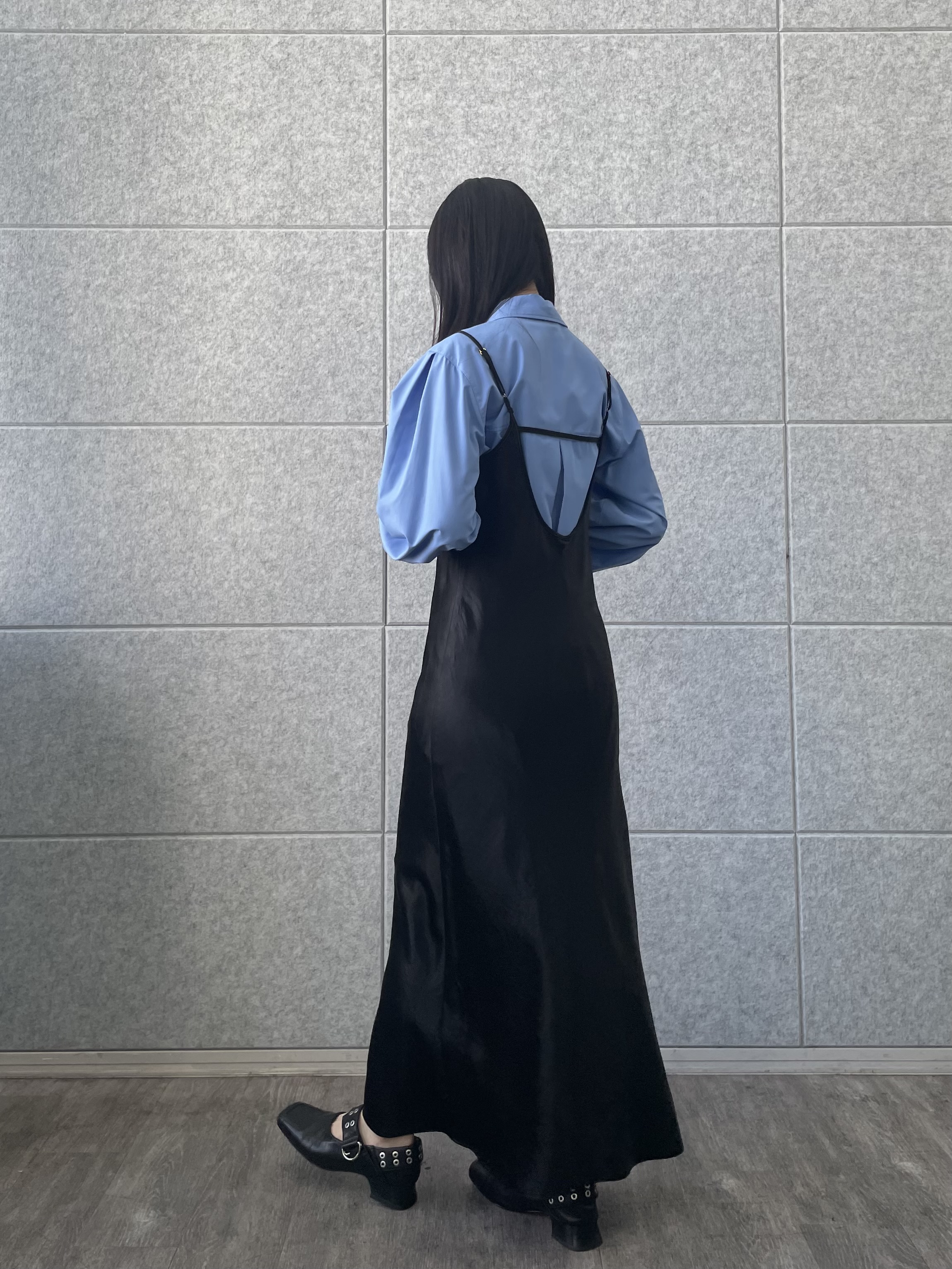 丸山加奈子さんの「CODE A｜【Re】point neck shirt」を使ったコーディネート