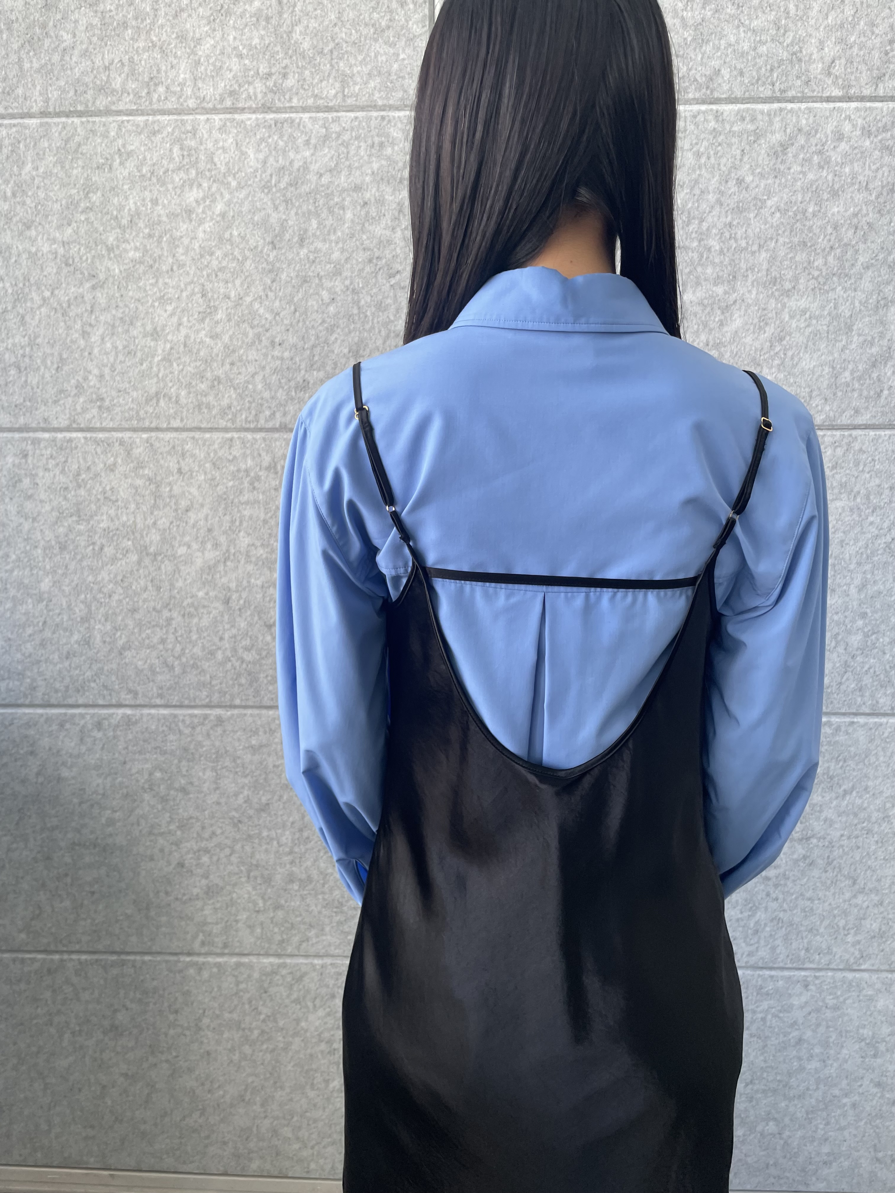 丸山加奈子さんの「CODE A｜【Re】point neck shirt」を使ったコーディネート