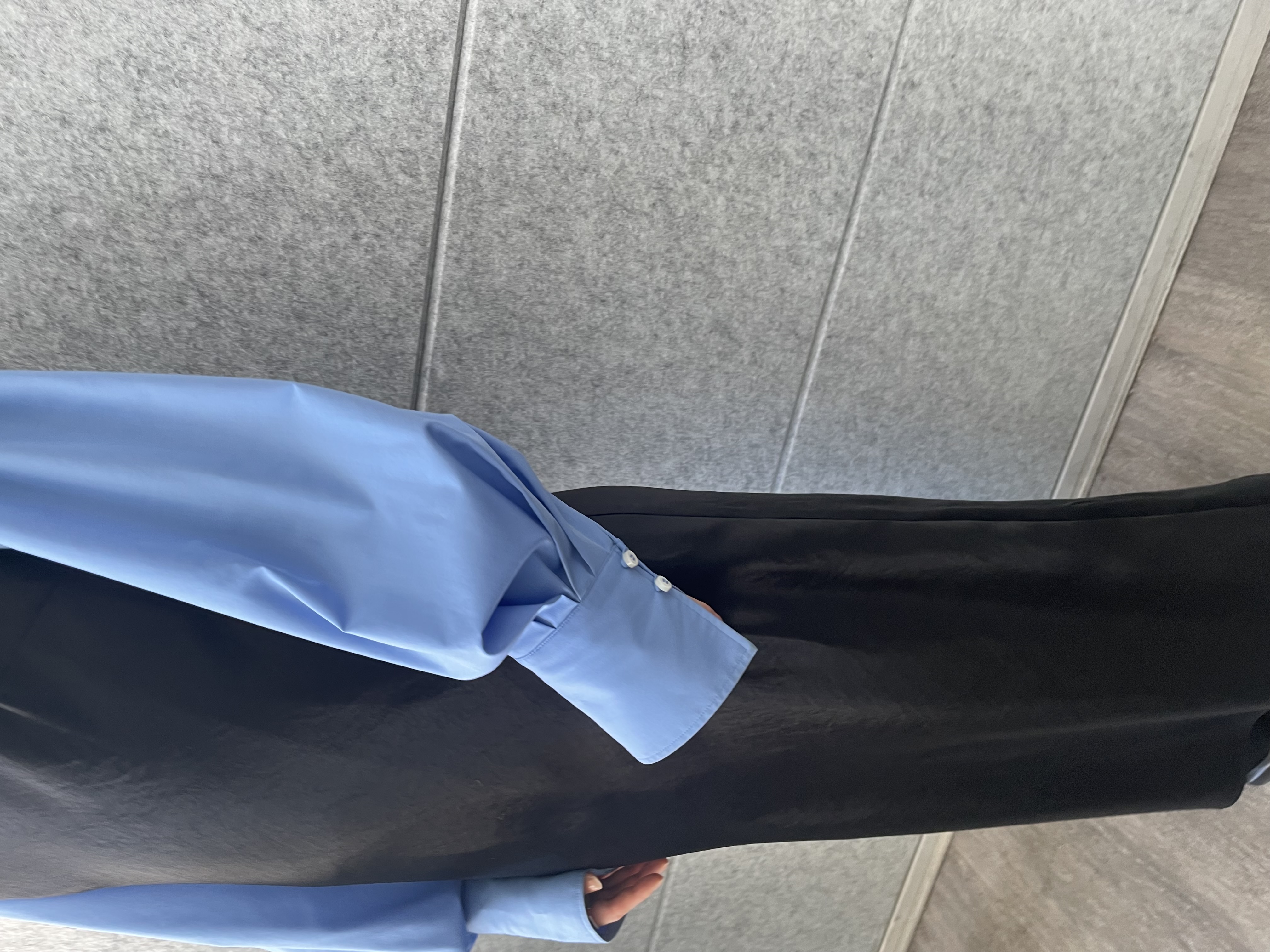 丸山加奈子さんの「CODE A｜【Re】point neck shirt」を使ったコーディネート