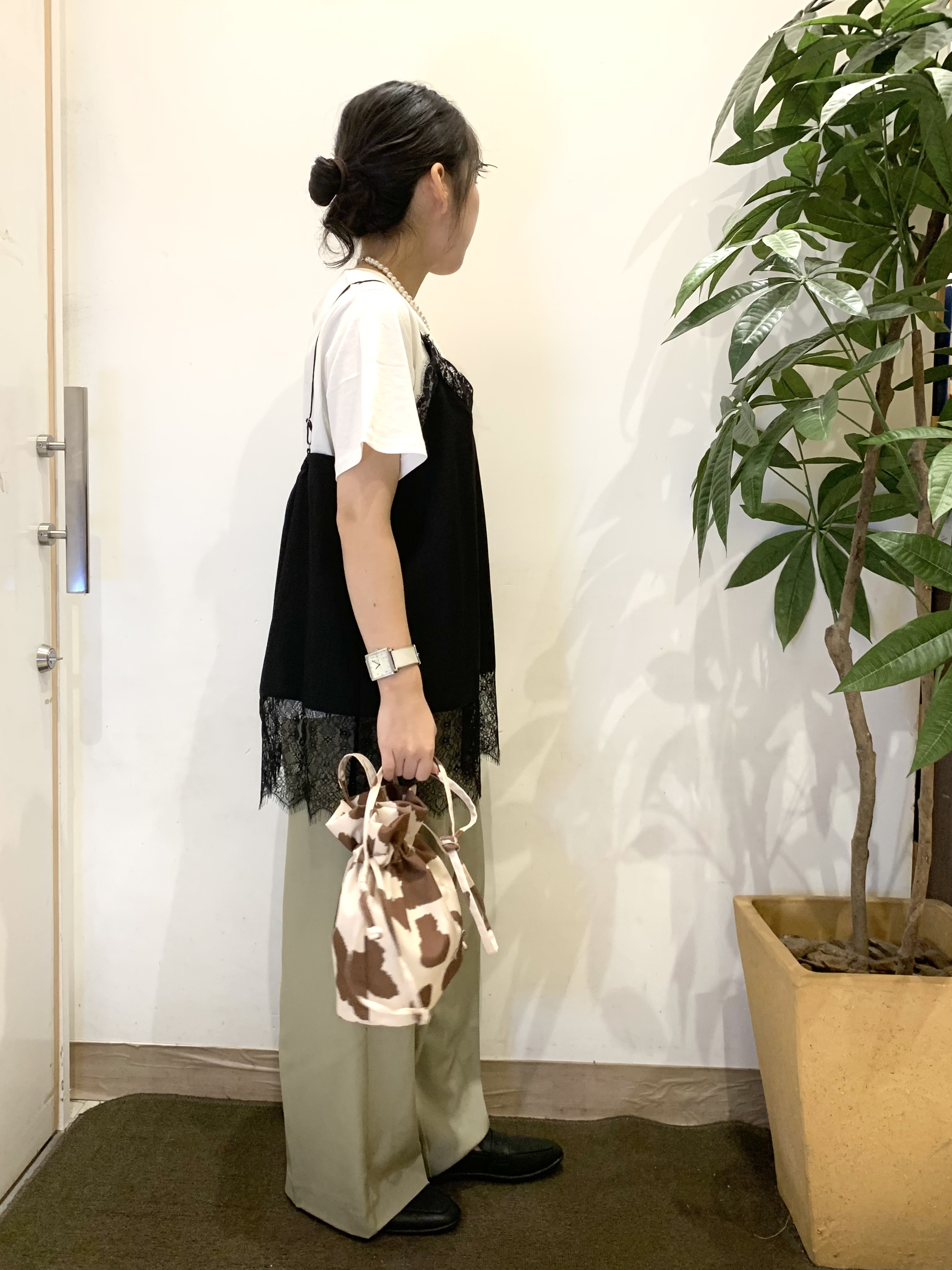 ちゃろさんの「SHOO･LA･RUE｜【ひんやり/S-LL/洗濯機可】真夏に着たい 大人のベーシックカラープリントTシャツ」を使ったコーディネート