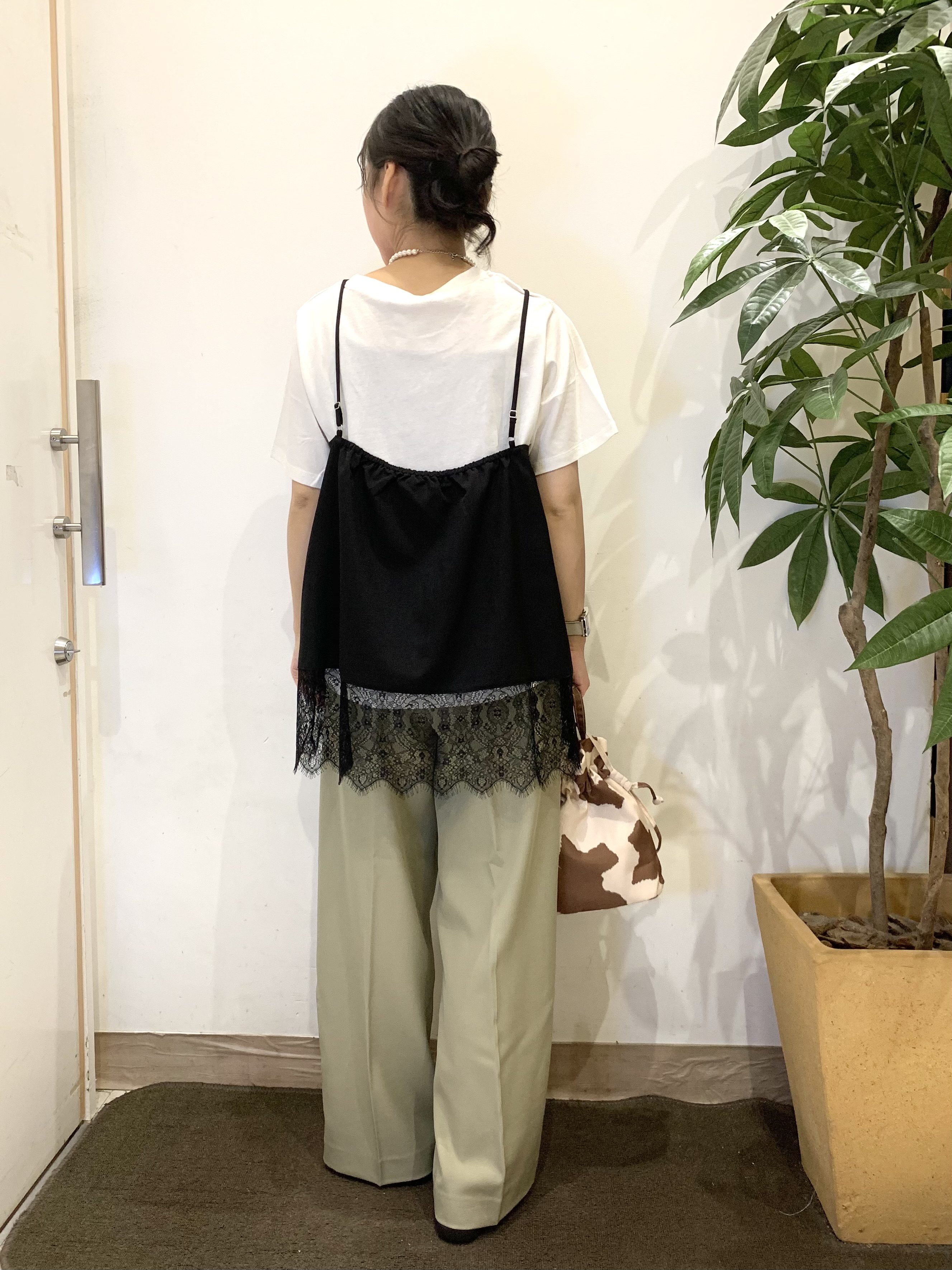 ちゃろさんの「SHOO･LA･RUE｜【ひんやり/S-LL/洗濯機可】真夏に着たい 大人のベーシックカラープリントTシャツ」を使ったコーディネート