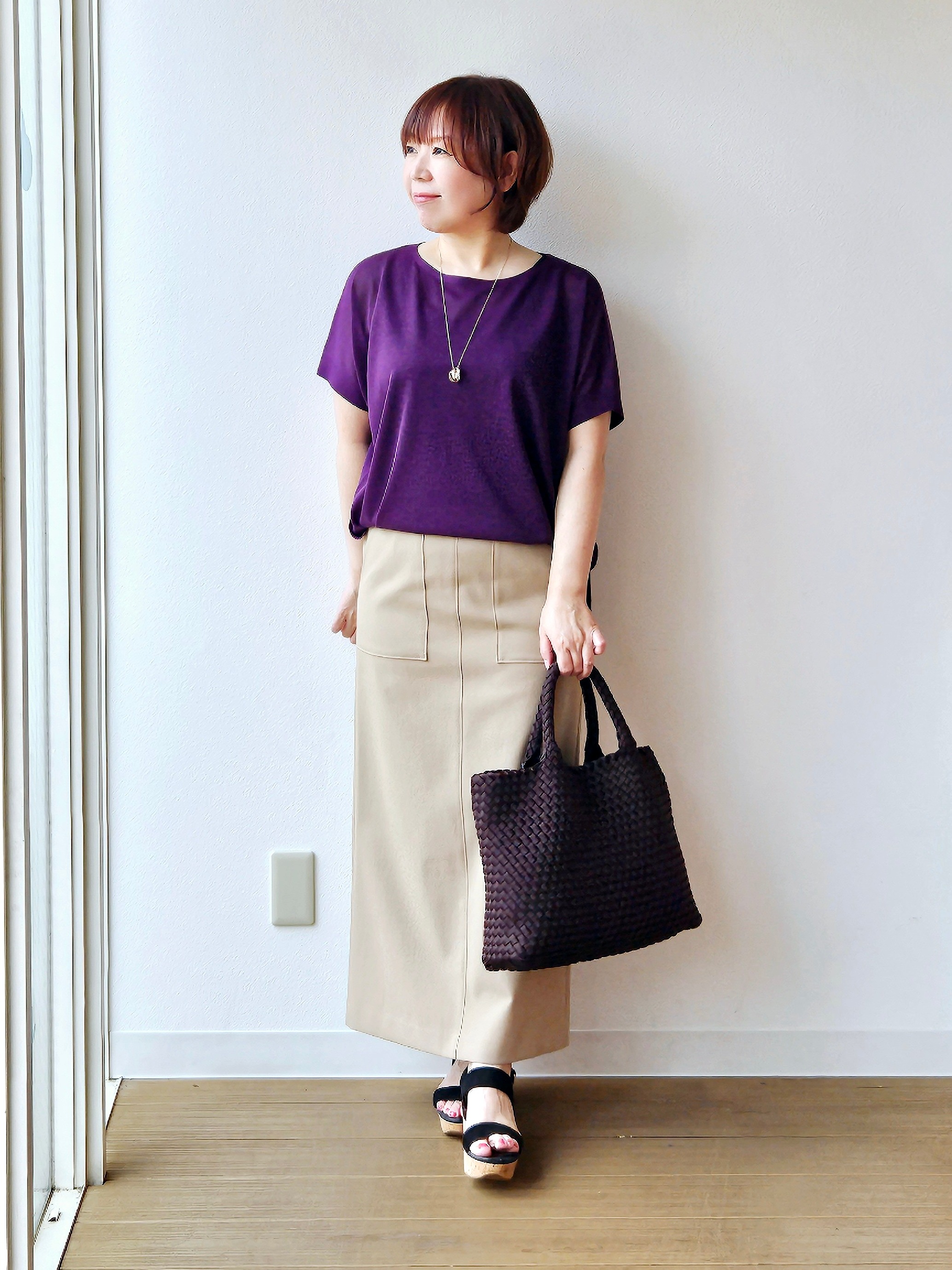 やじまさんの「UNTITLED｜【アンサンブル可/品のある透け感】Tシャツ風ニットトップス」を使ったコーディネート