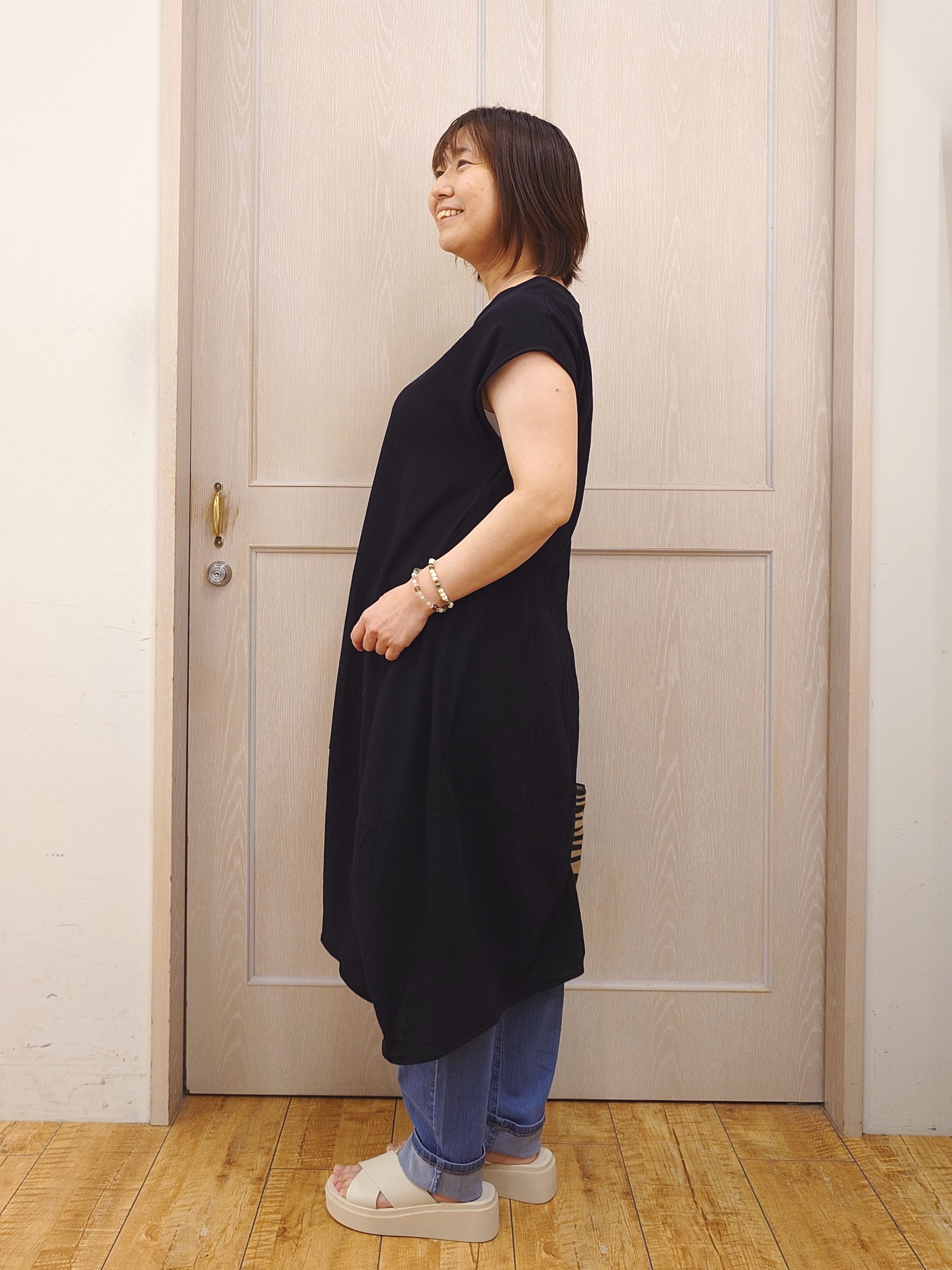とろろさんの「SHOO･LA･RUE｜【S-LL/洗濯機可/体型カバー】綿100％ ふんわりラインが女性らしい コクーンワンピース」を使ったコーディネート