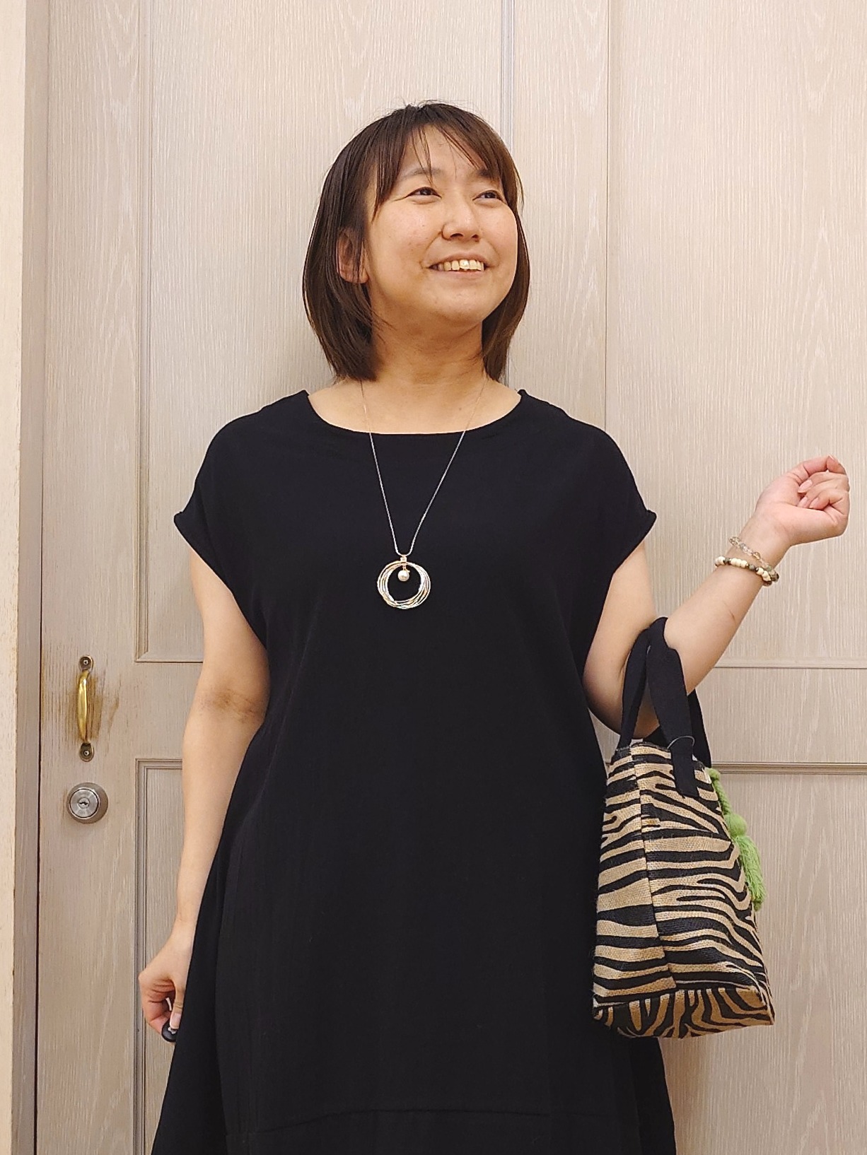 とろろさんの「SHOO･LA･RUE｜【S-LL/洗濯機可/体型カバー】綿100％ ふんわりラインが女性らしい コクーンワンピース」を使ったコーディネート